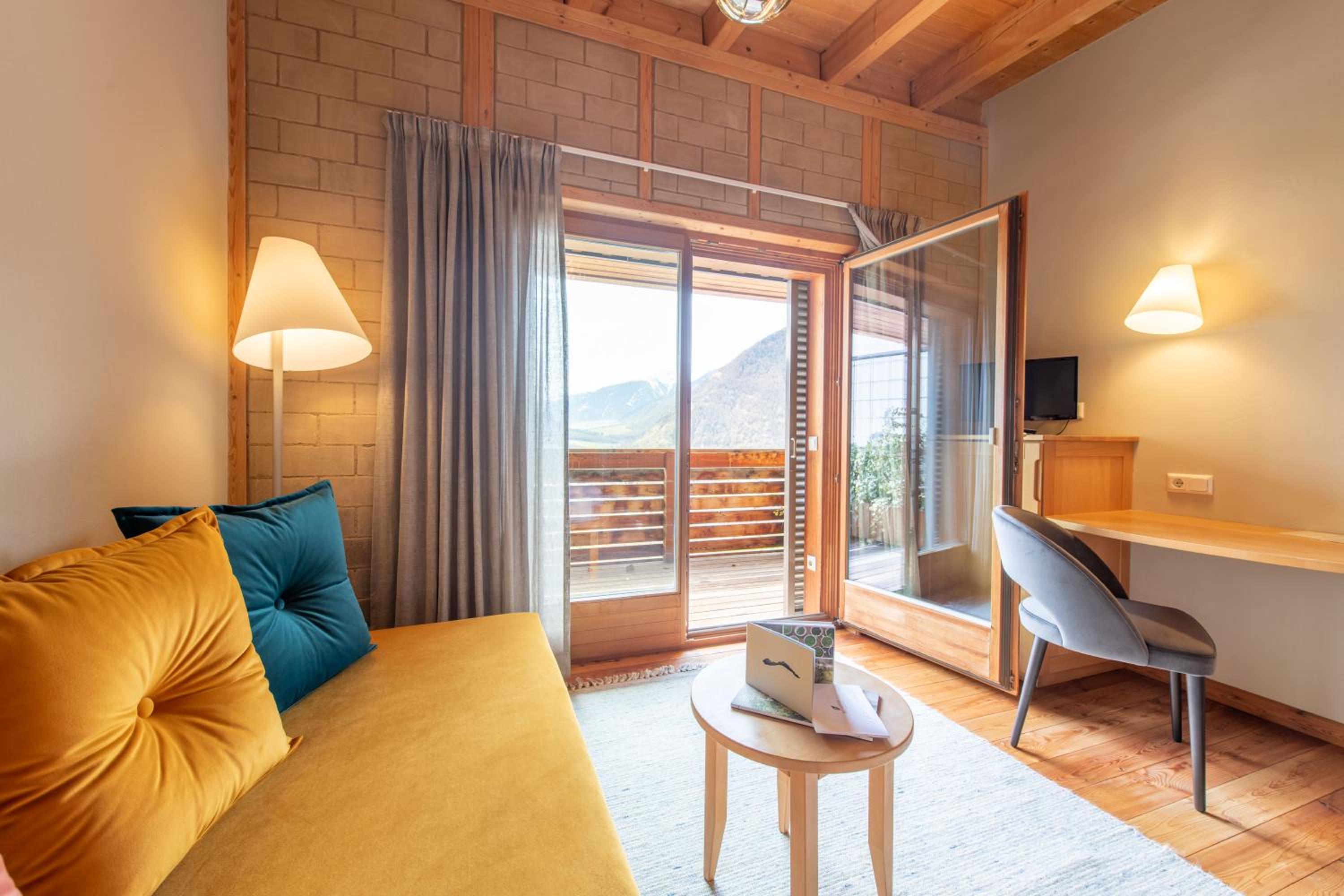 Superior Double Room with Balcony - Photo 3