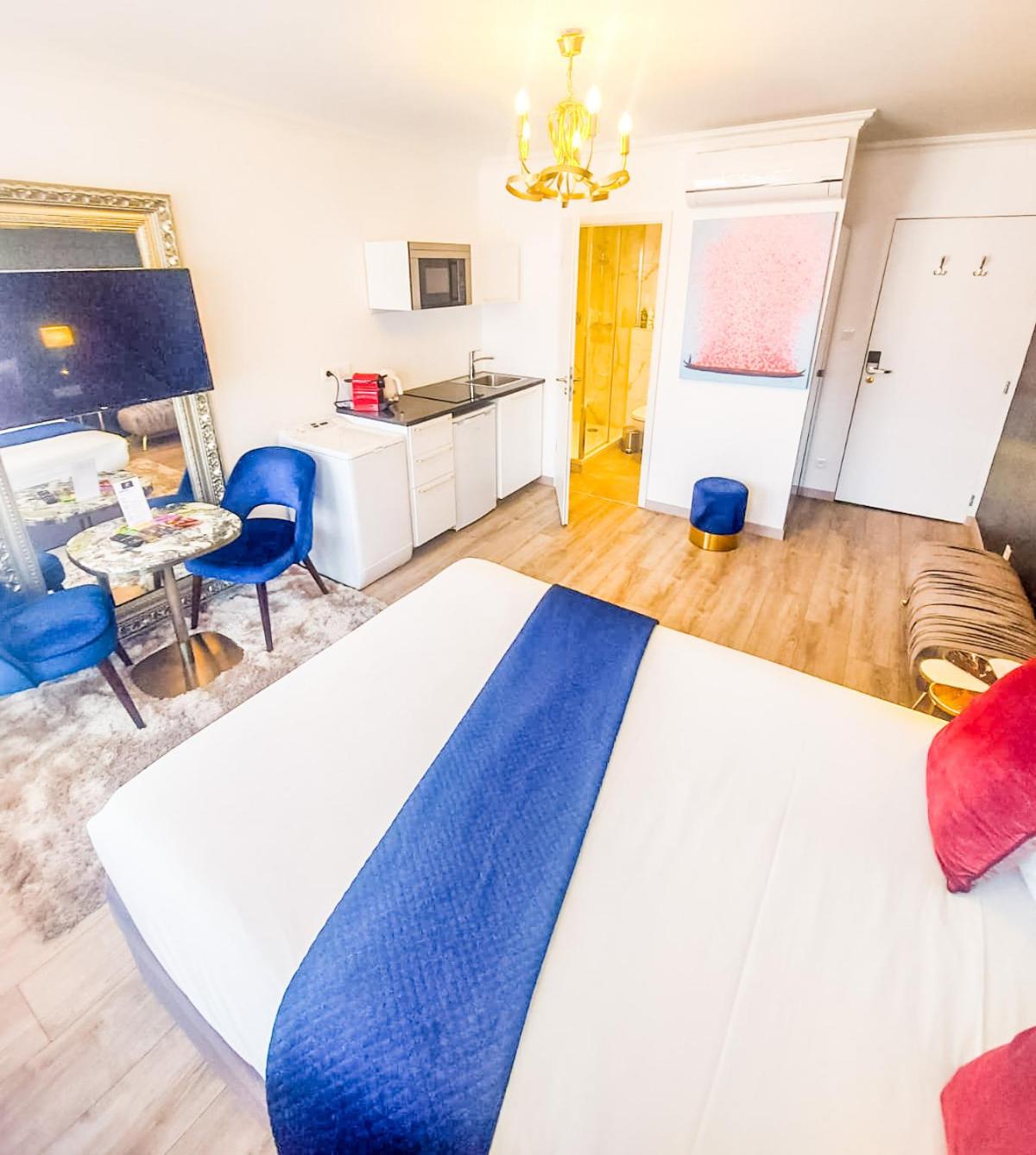 One-Bedroom Apartment - Photo 9