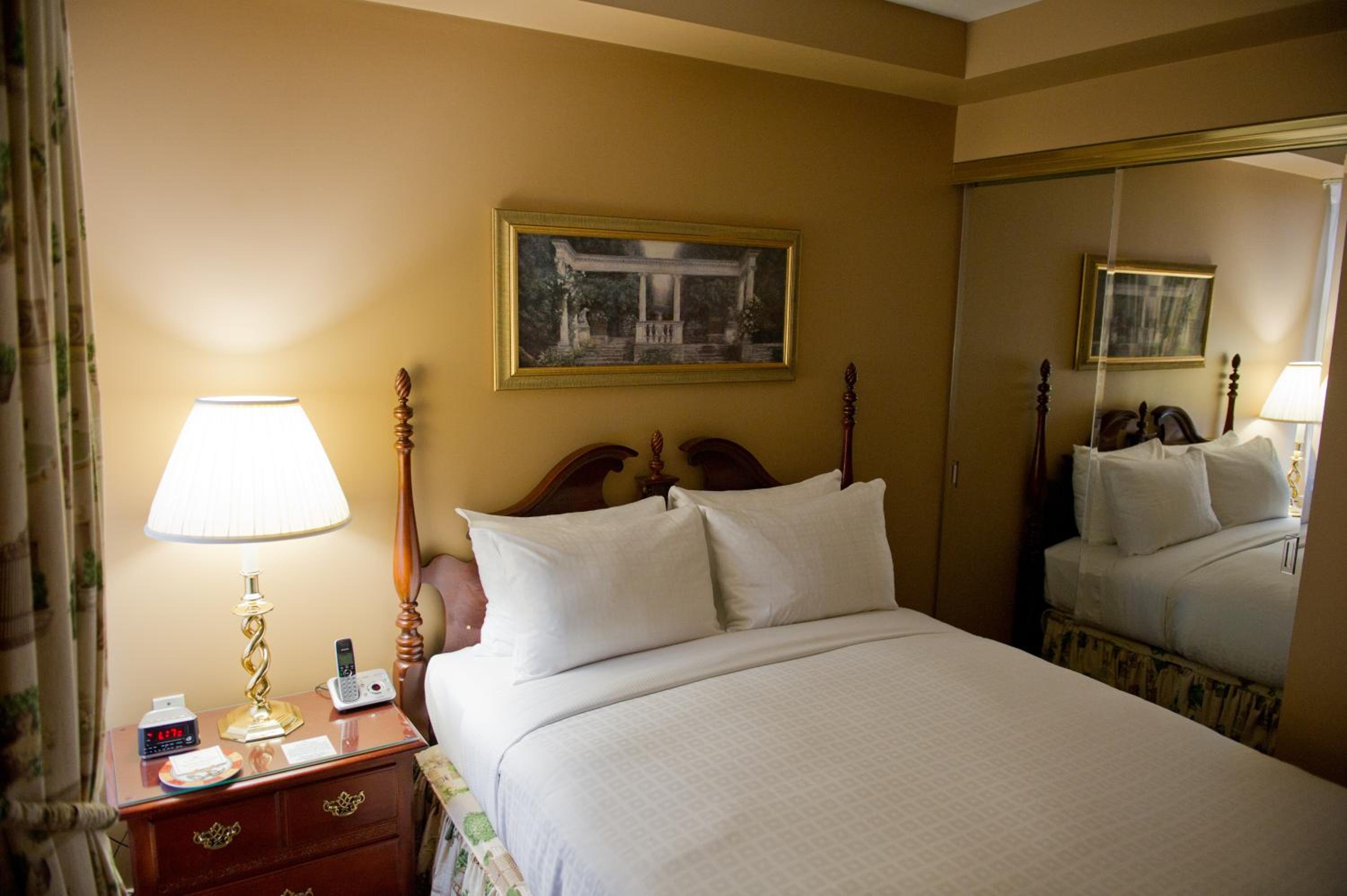 Two-Bedroom Suite - Photo 9