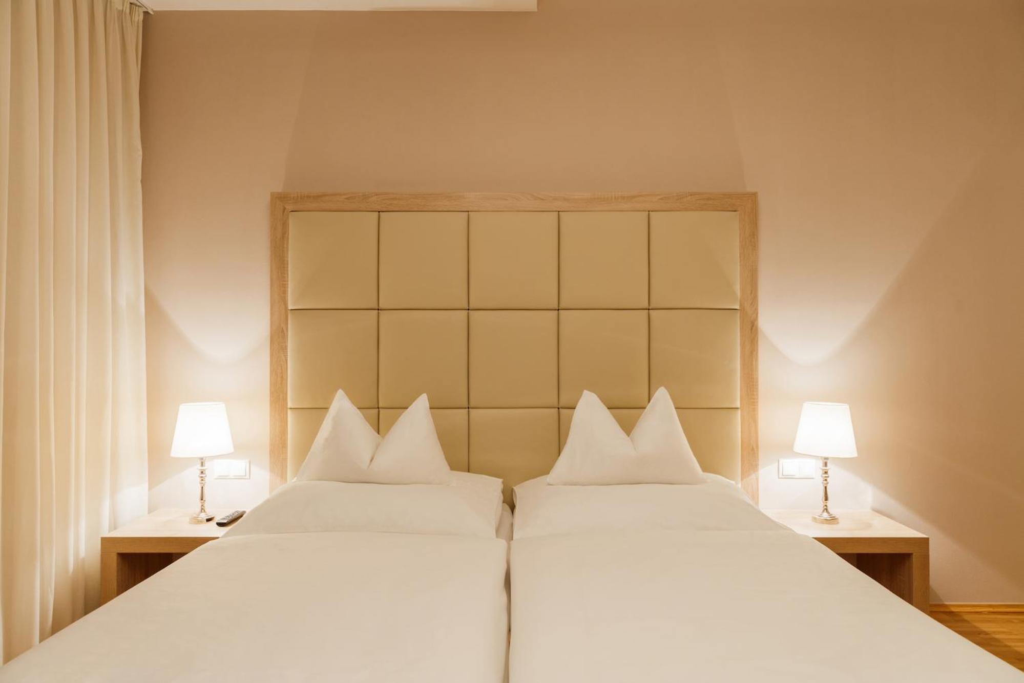 Double Room - Photo 9
