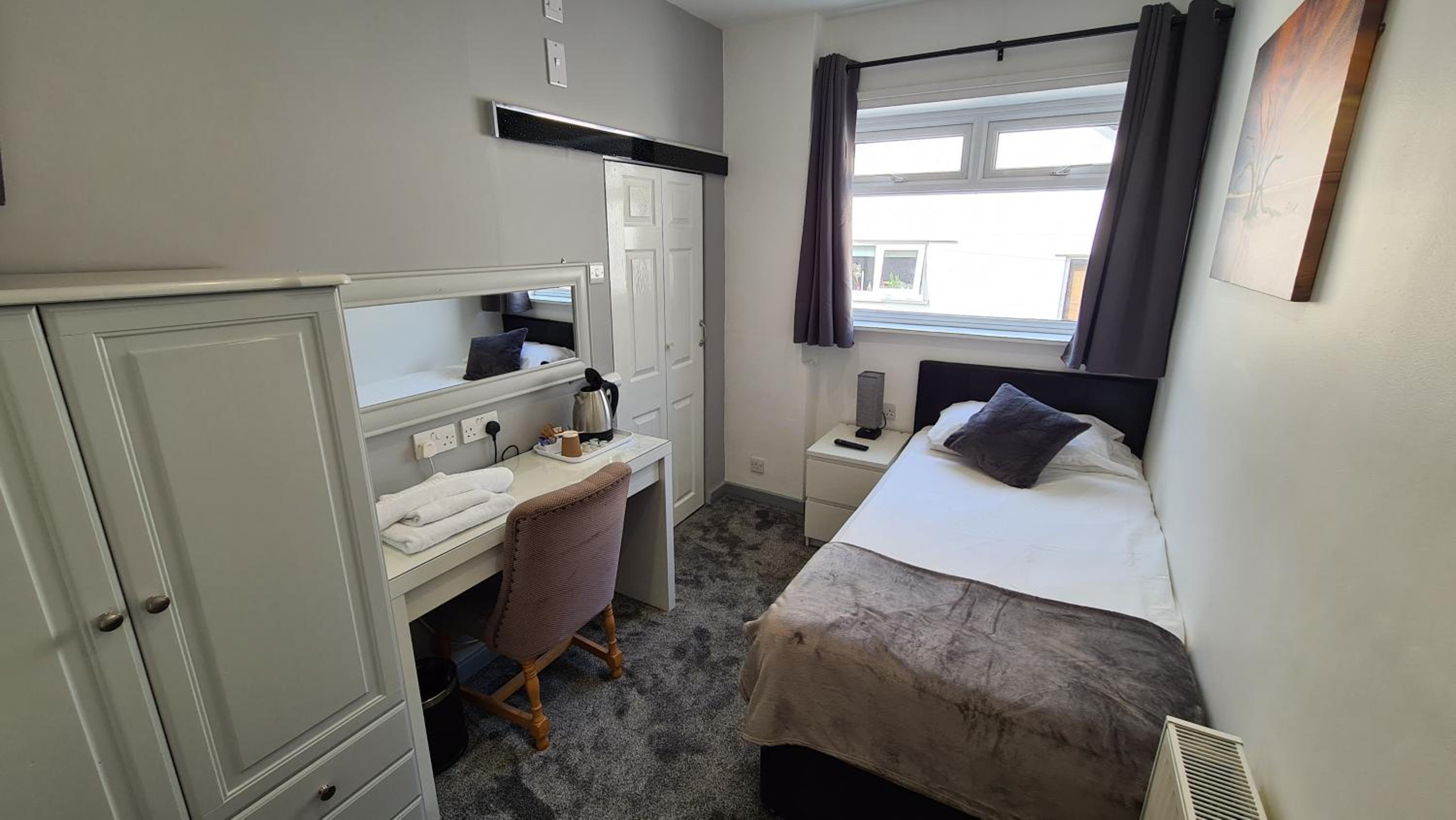 Single Room photo 1