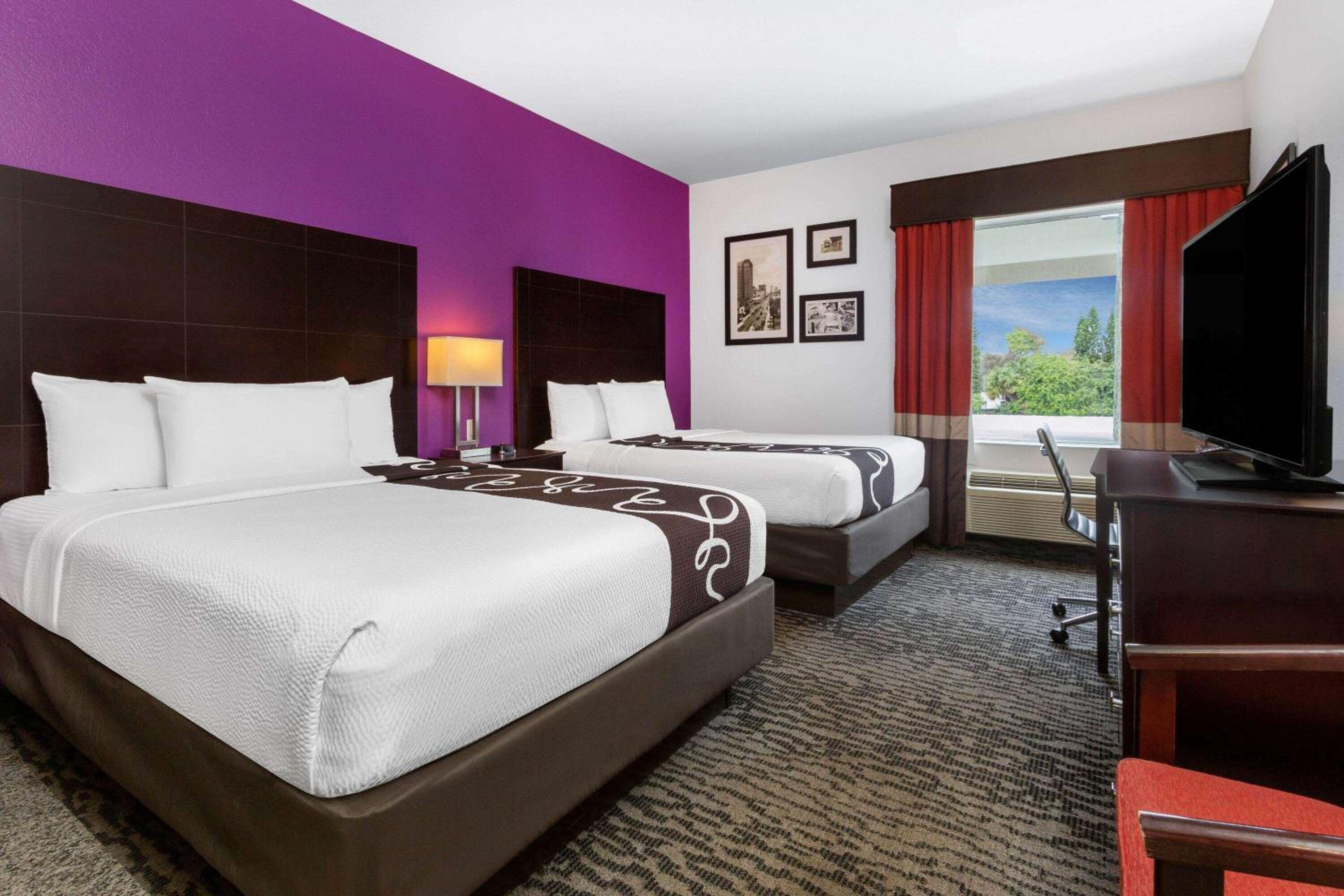 Double Room with Two Double Beds - Photo 1