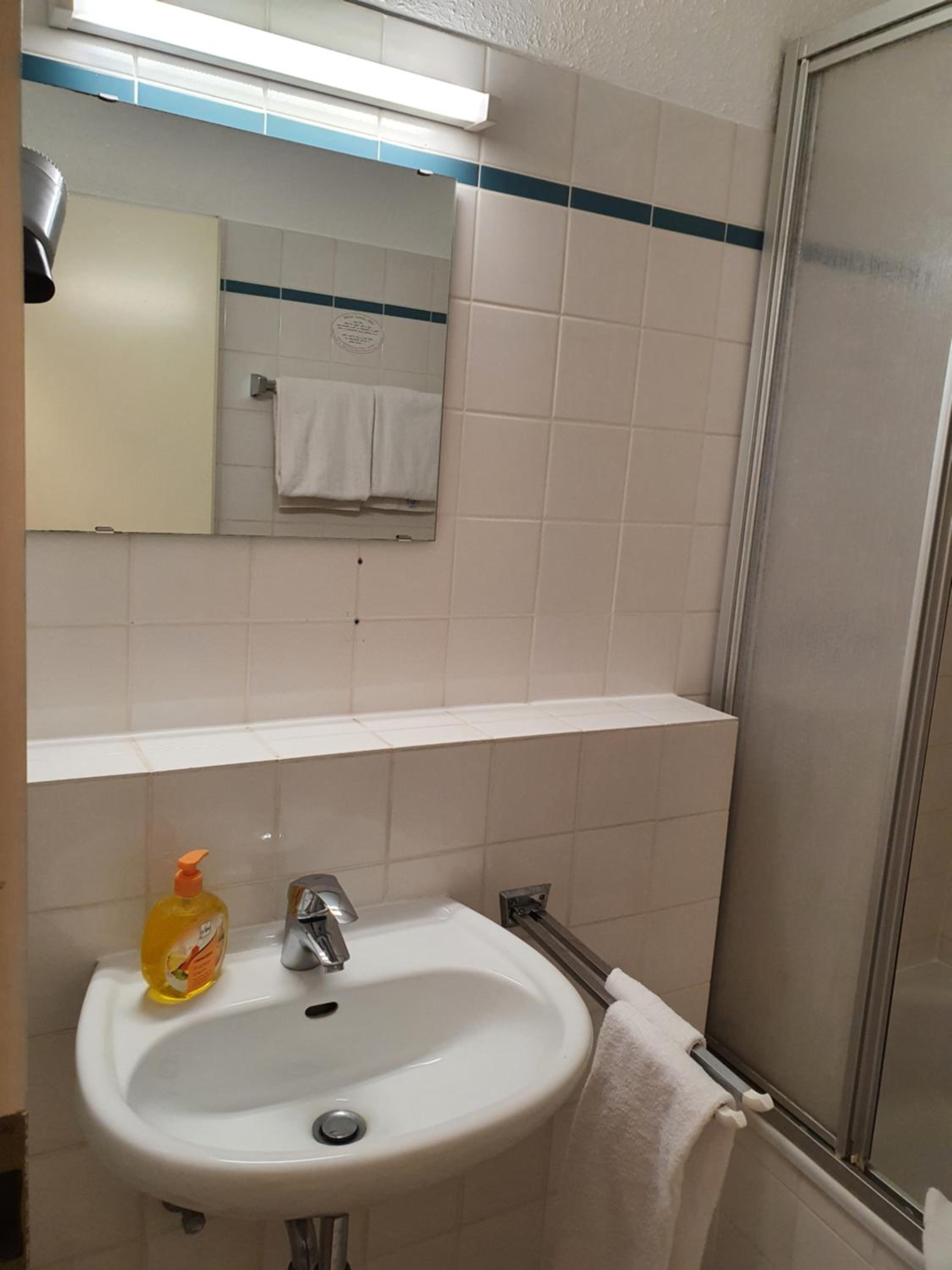 Double Room - Photo 6