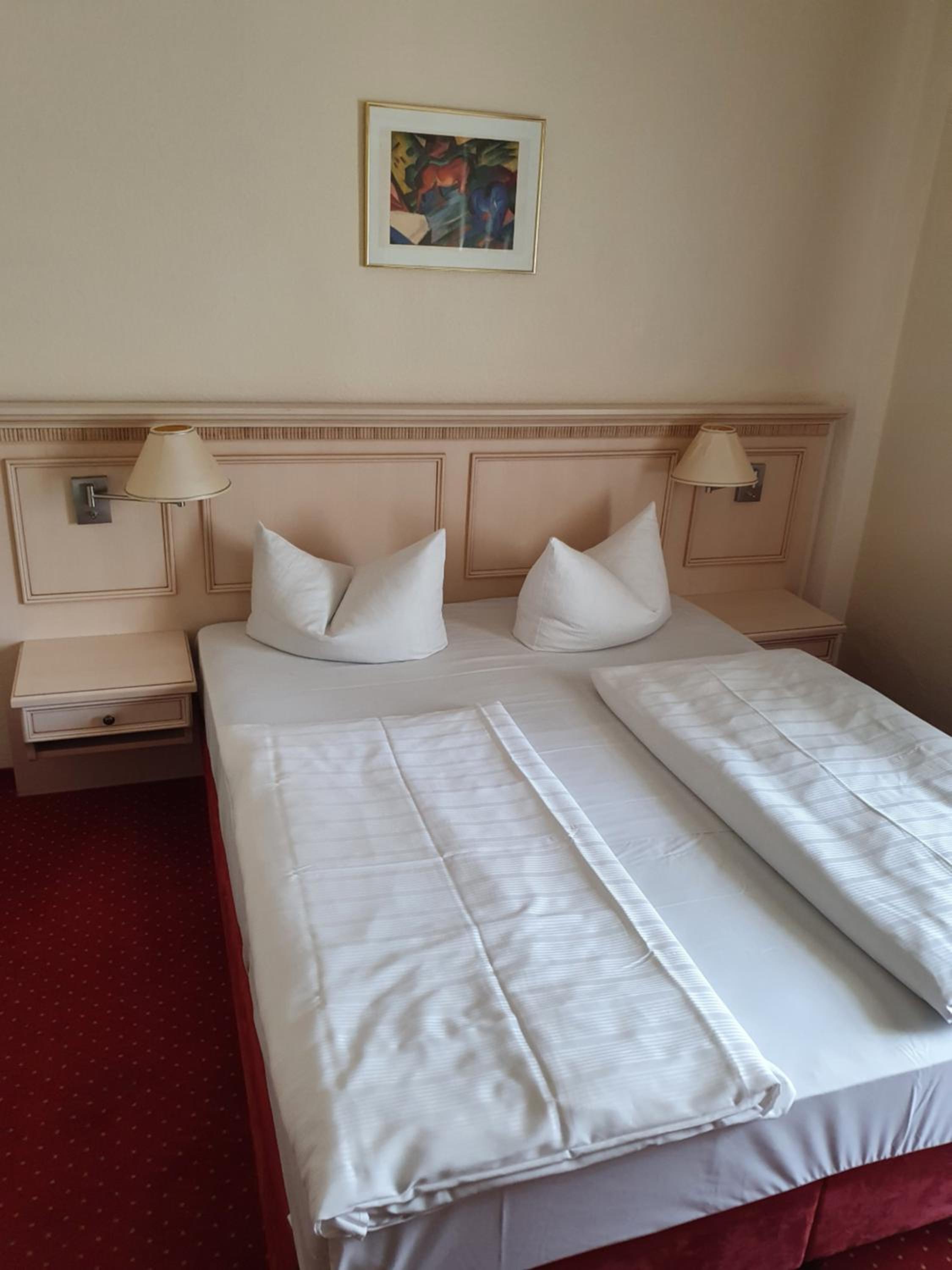 Double Room - Photo 9