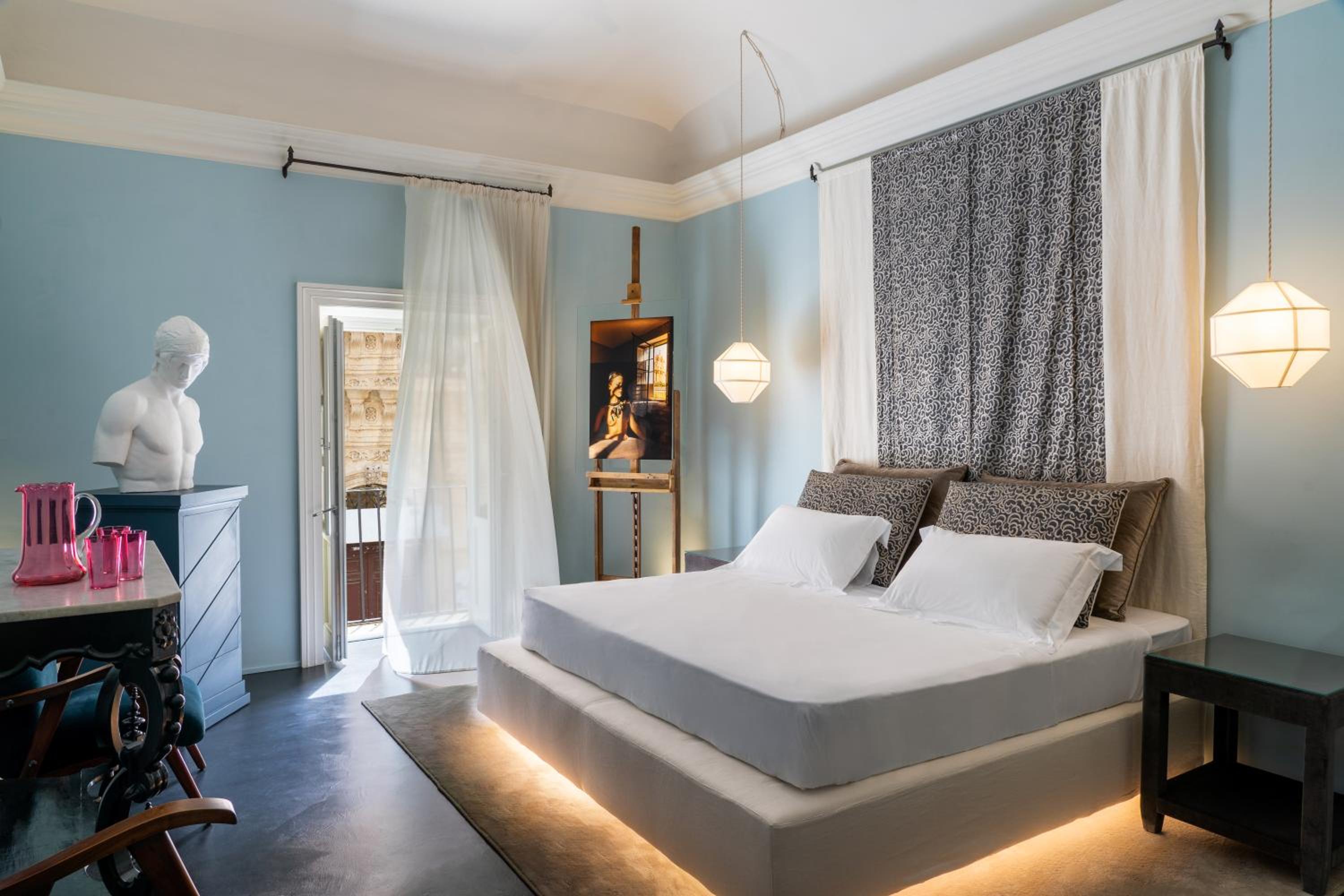 Deluxe Room - Photo 1
