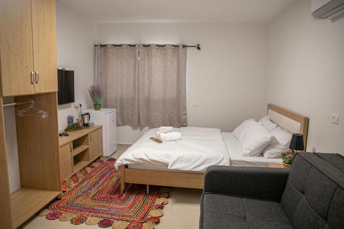 Double Room with Mountain View - Photo 10