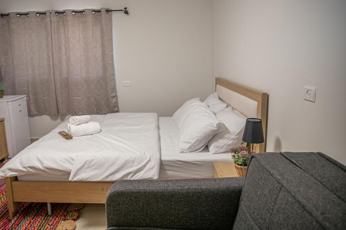 Double Room with Mountain View - Photo 9