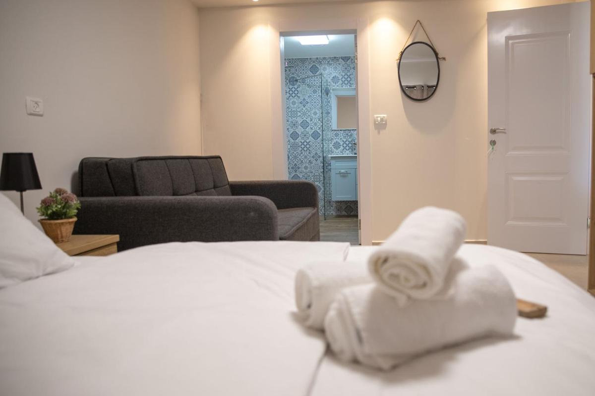 Double Room with Mountain View - Photo 8