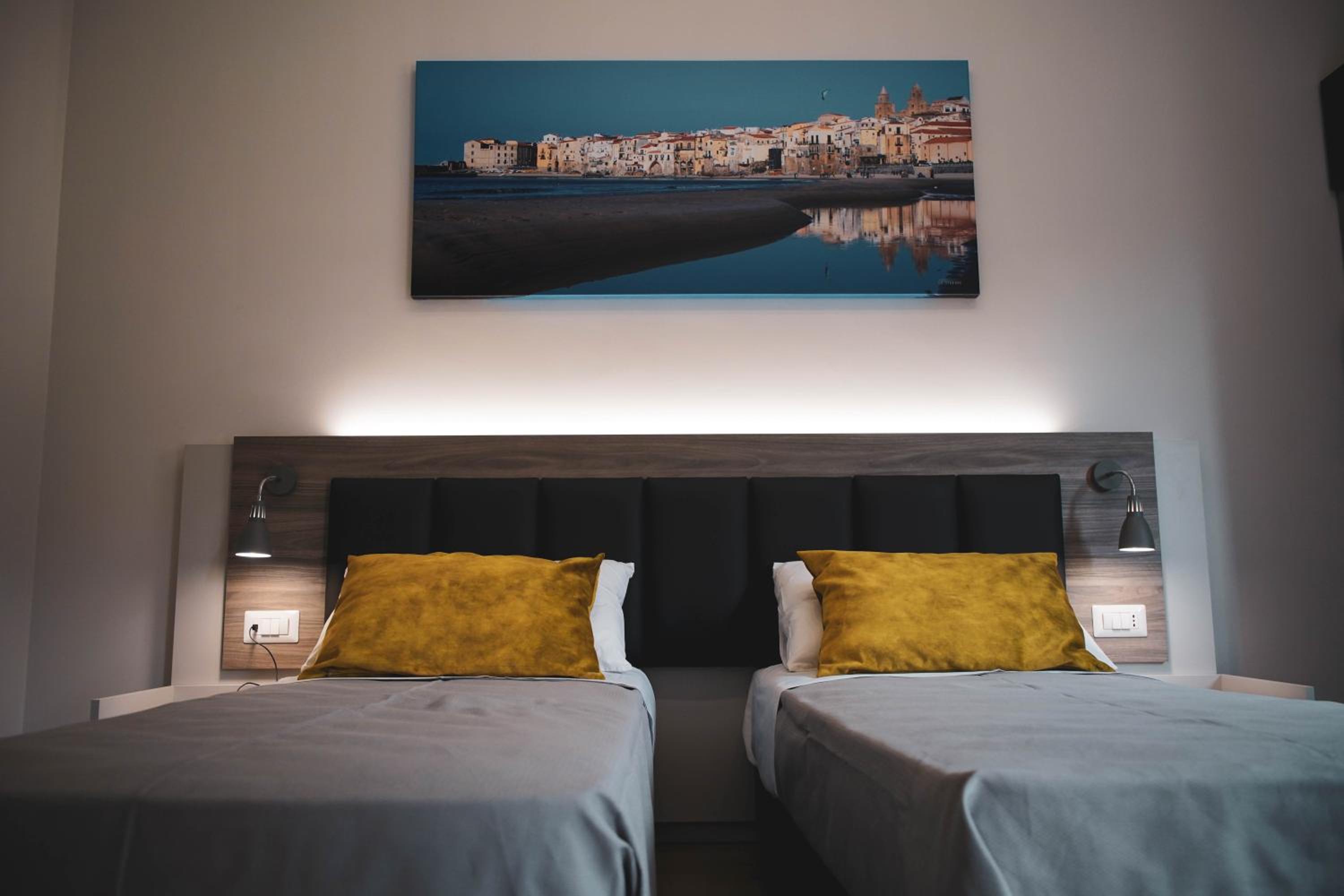 Deluxe Double or Twin Room with Balcony photo 3