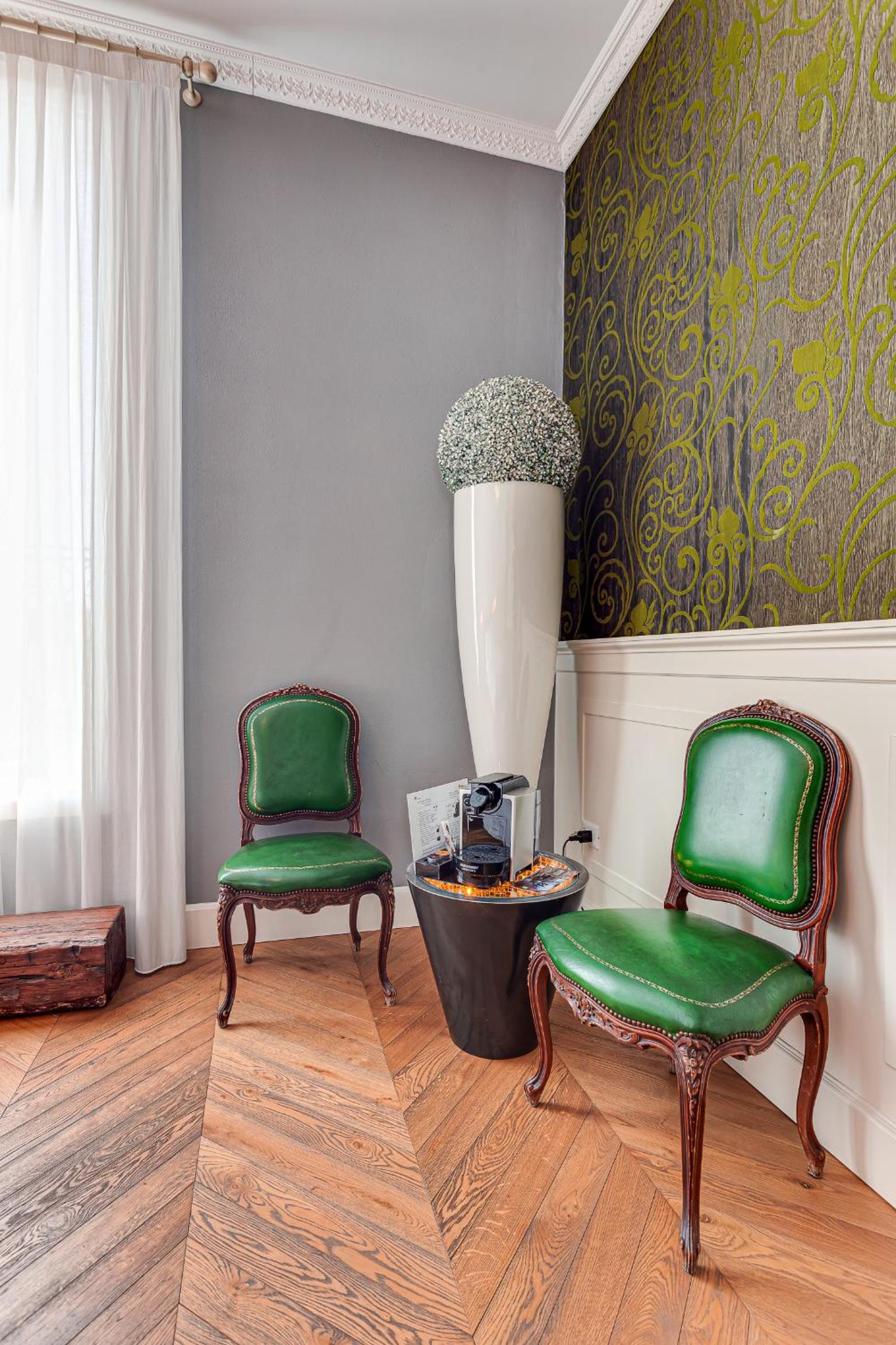 Superior Double Room with Balcony - Photo 19