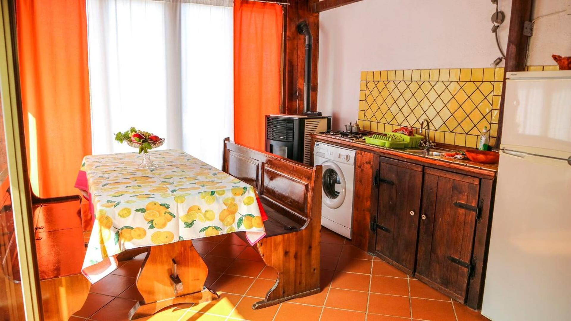 Three-Bedroom Apartment with Terrace and Sea View photo 3