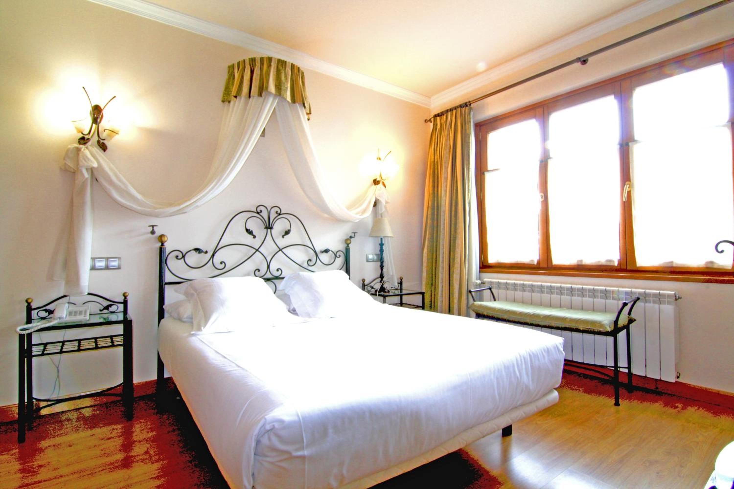 Double Room - Photo 5