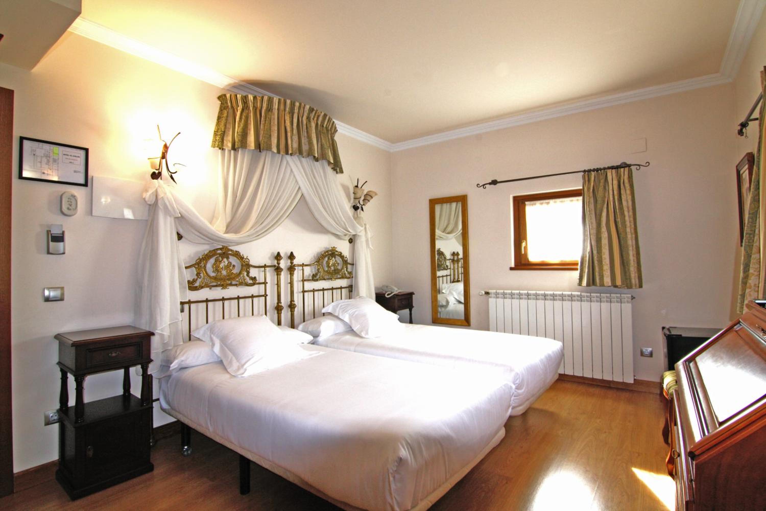 Double Room - Photo 6