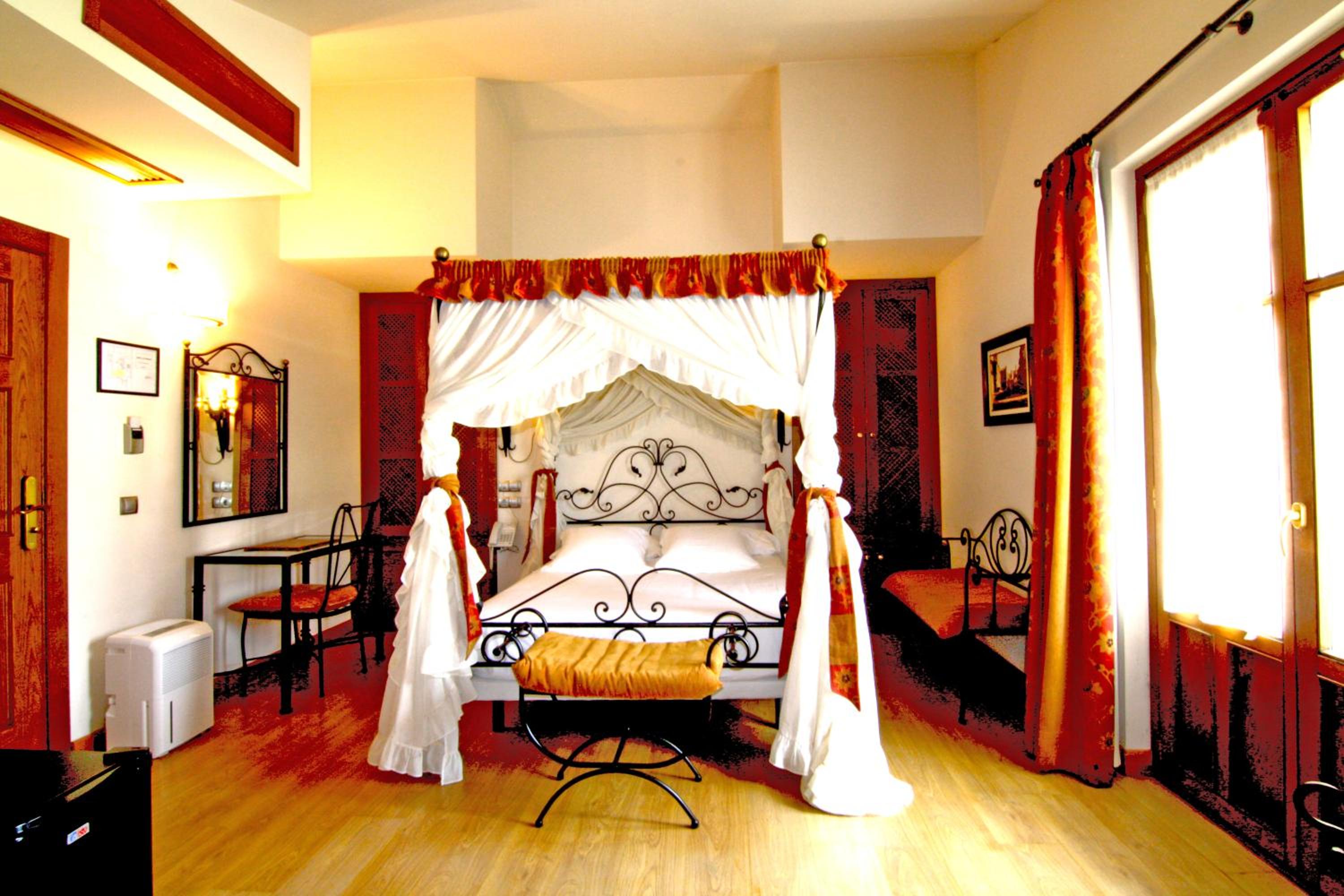 Deluxe Double Room with Spa Bath  - Photo 5
