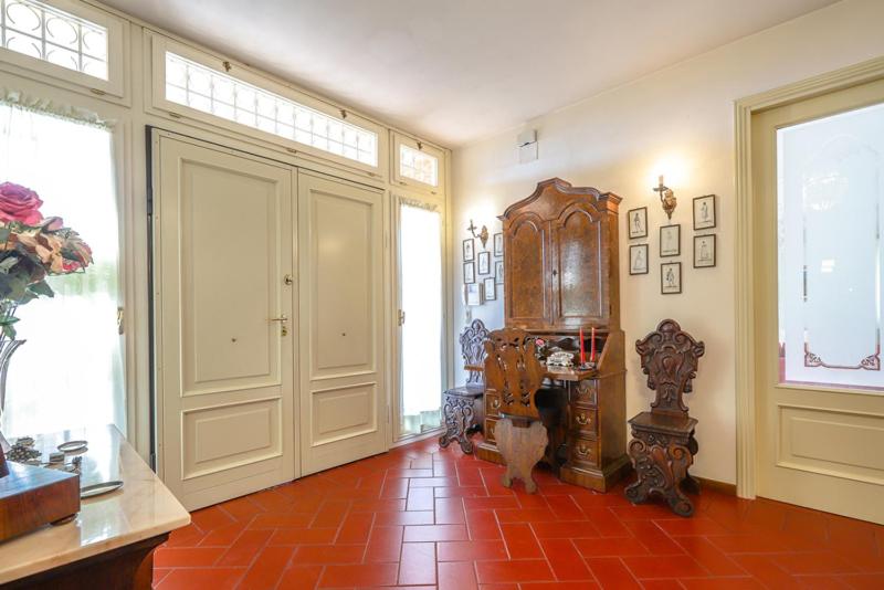 Three-Bedroom House photo 3
