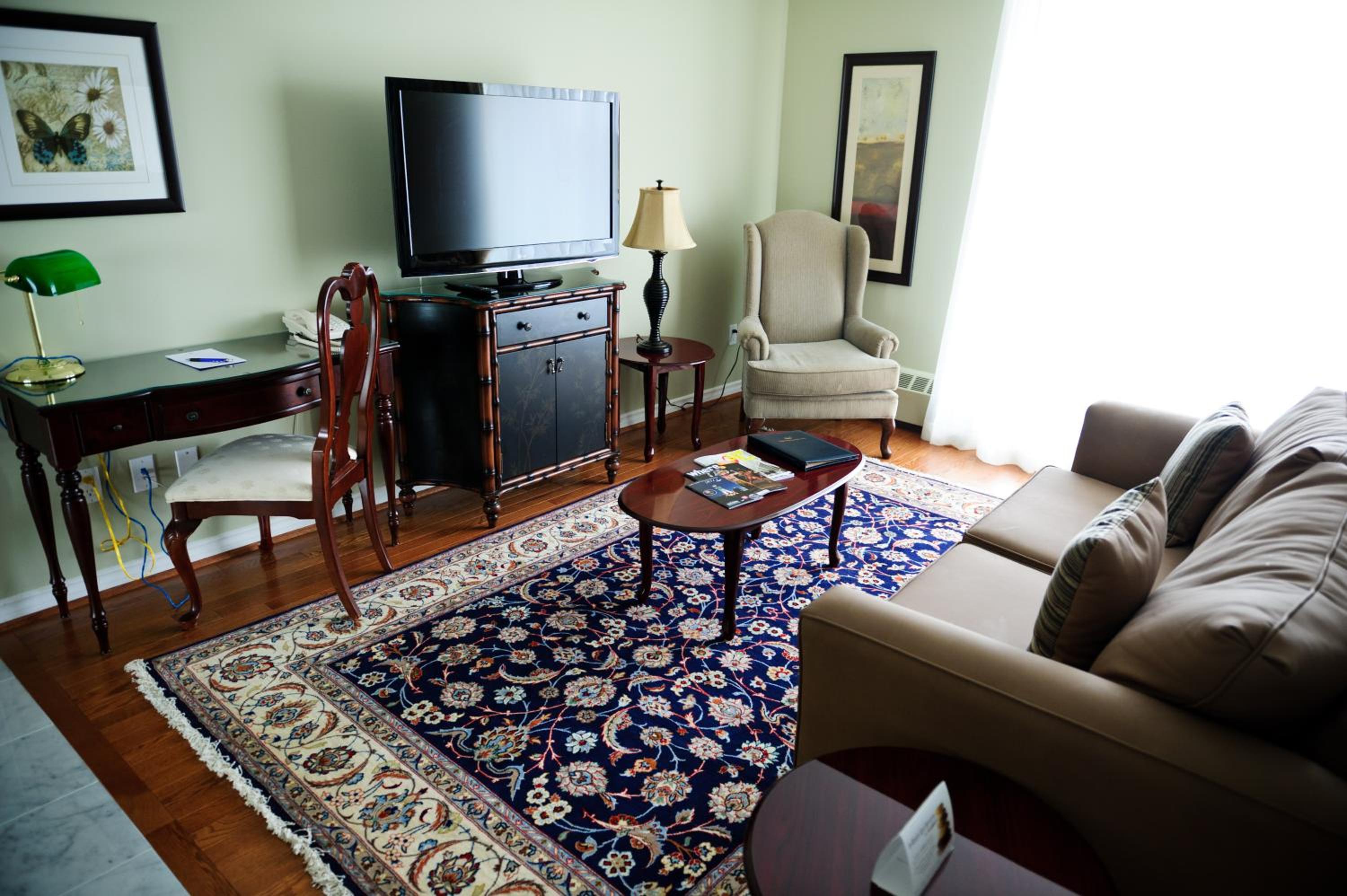 Two-Bedroom Suite - Photo 2