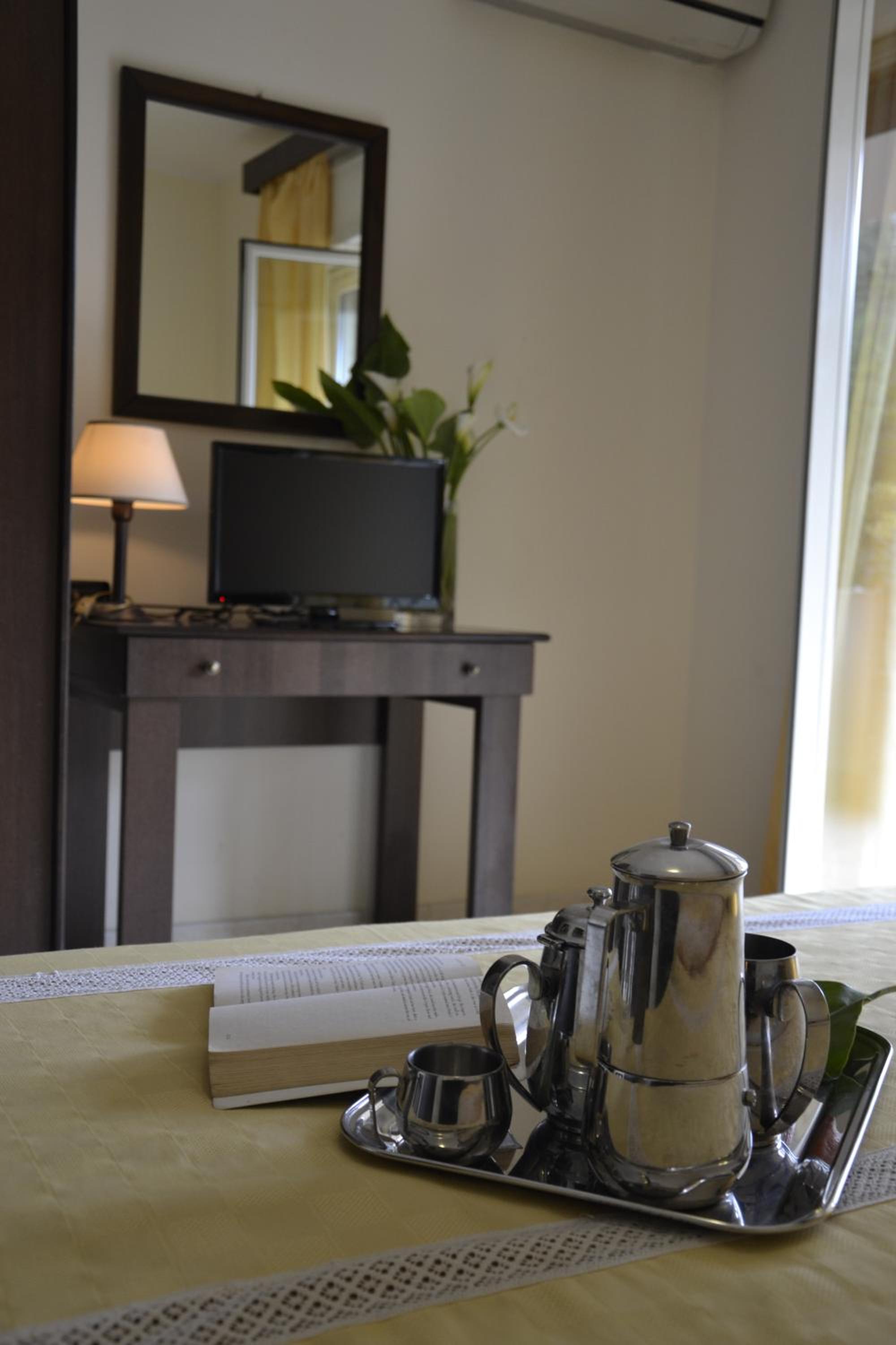 Single Room photo 2
