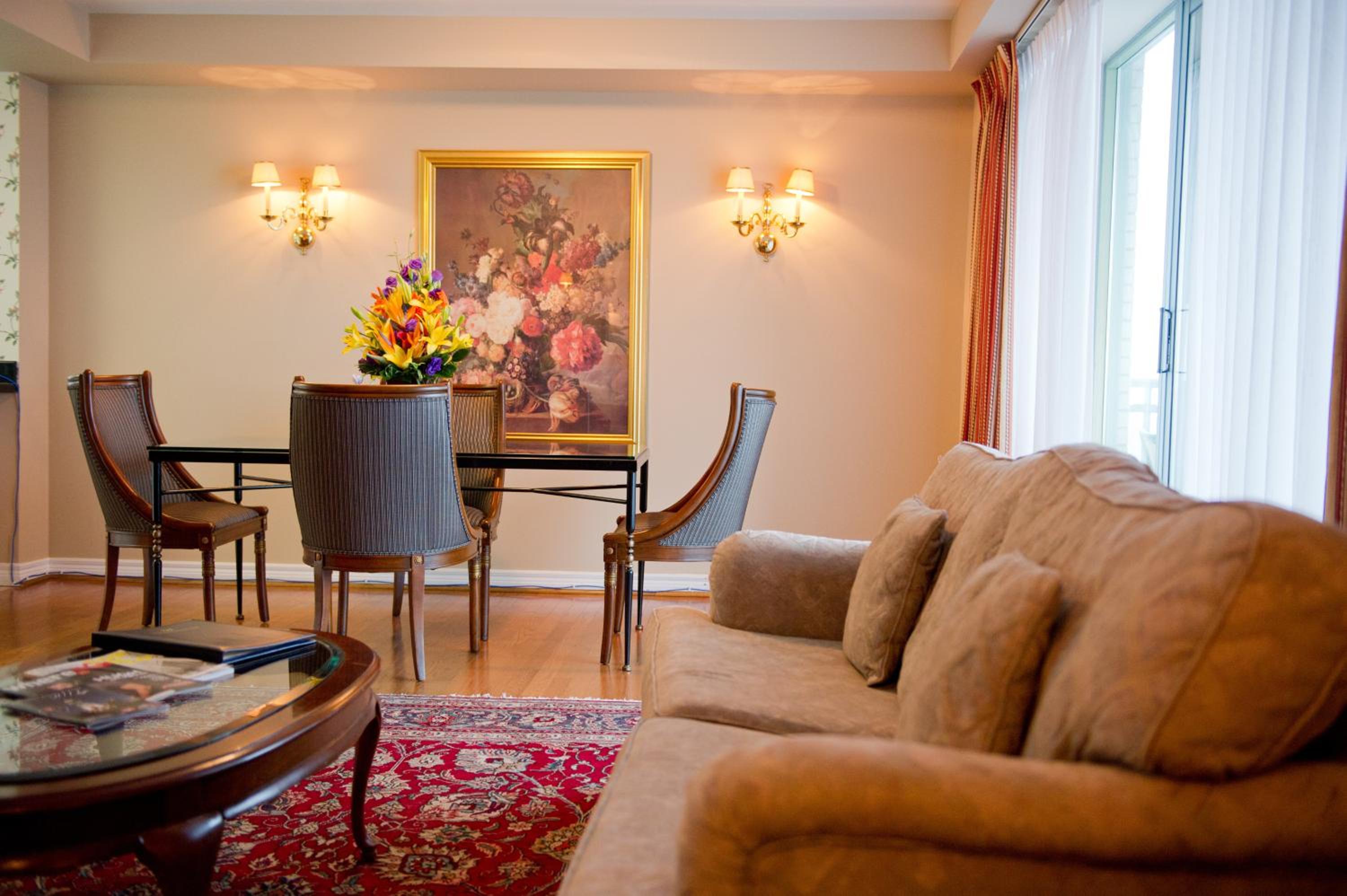 Two-Bedroom Suite - Photo 3