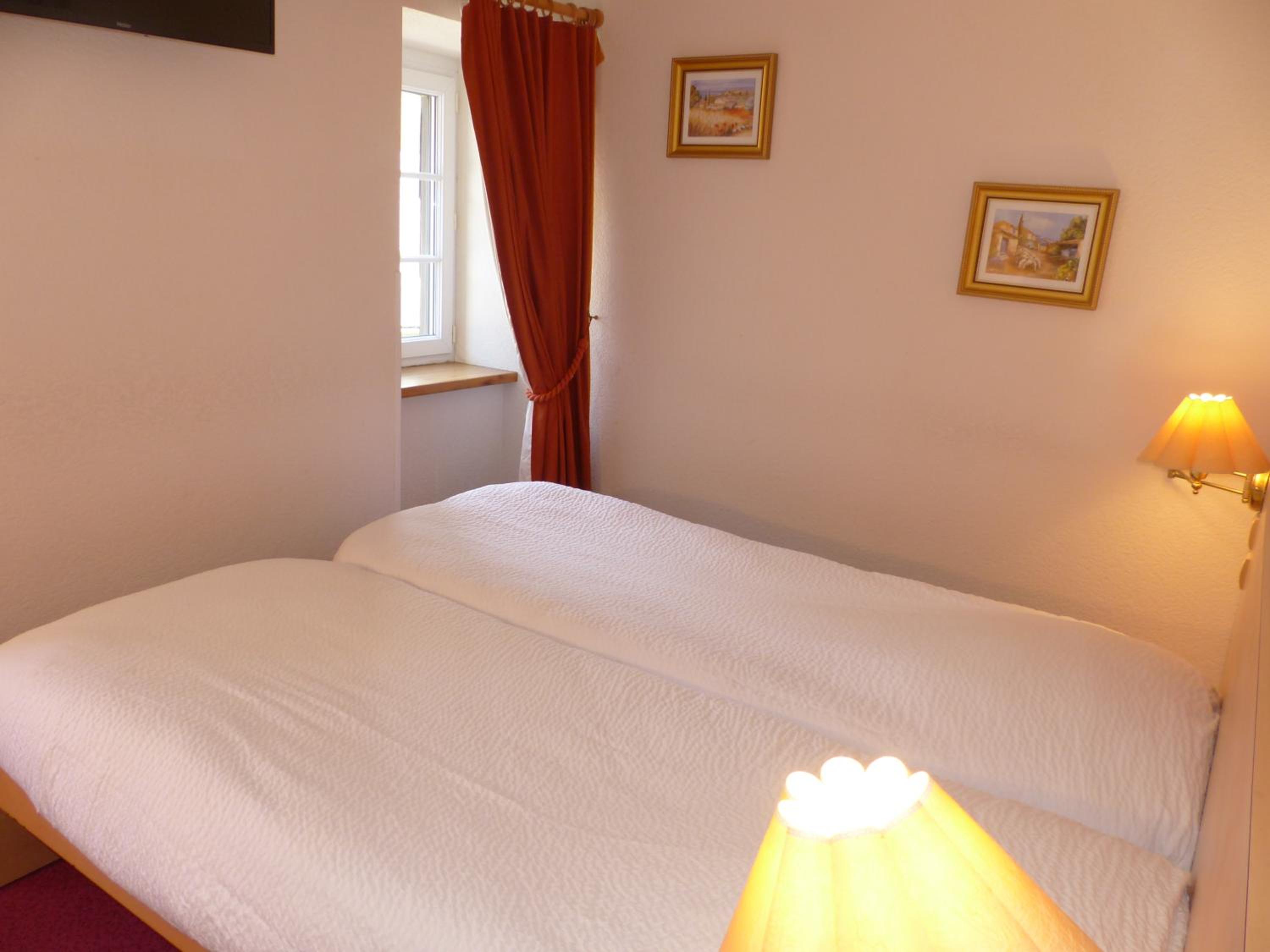 Standard Twin Room photo 2
