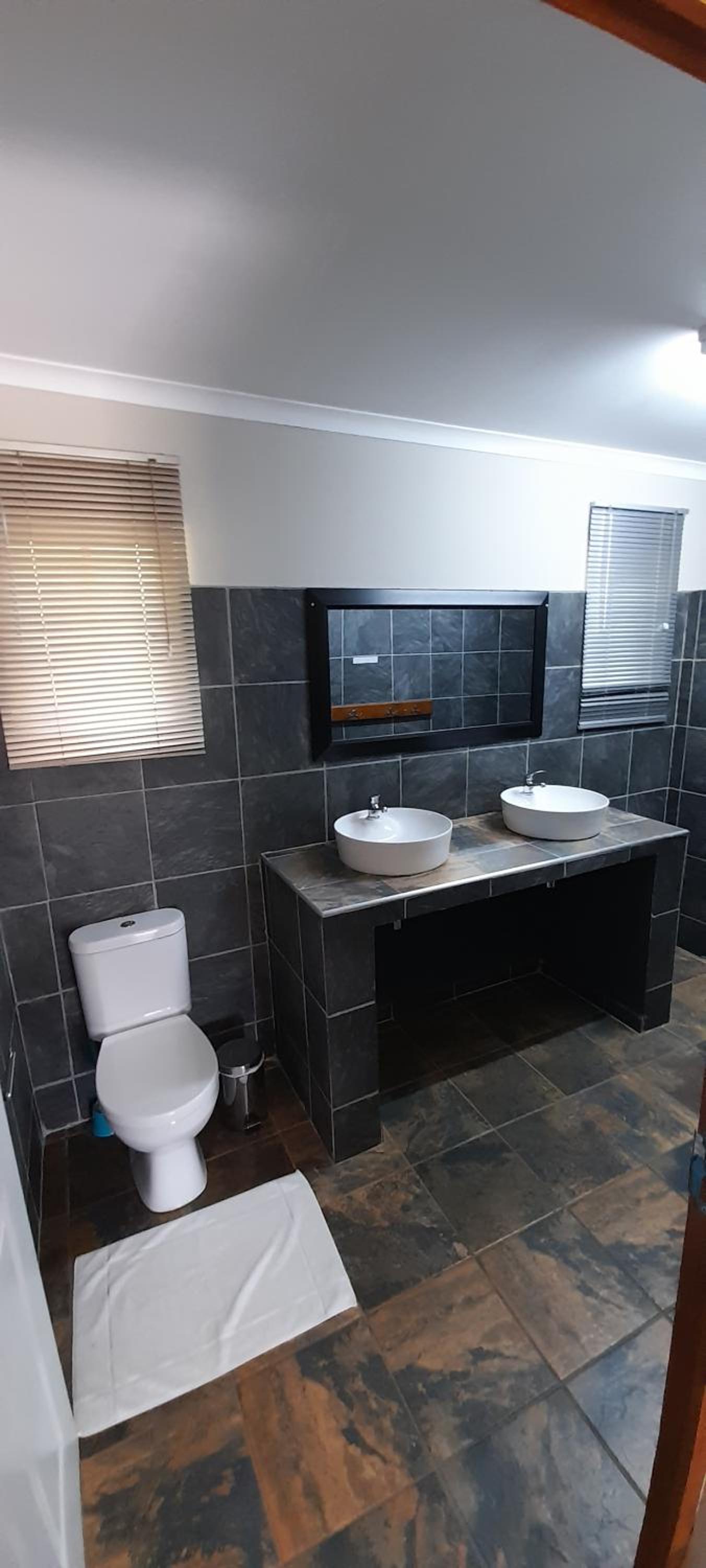 Lodge Room - Photo 8