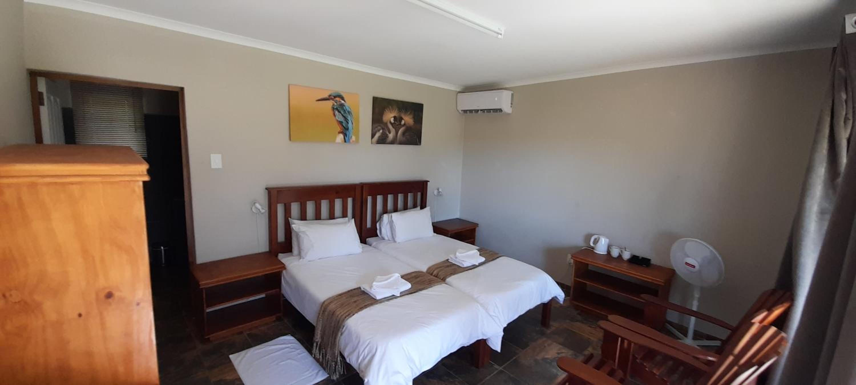 Lodge Room - Photo 12