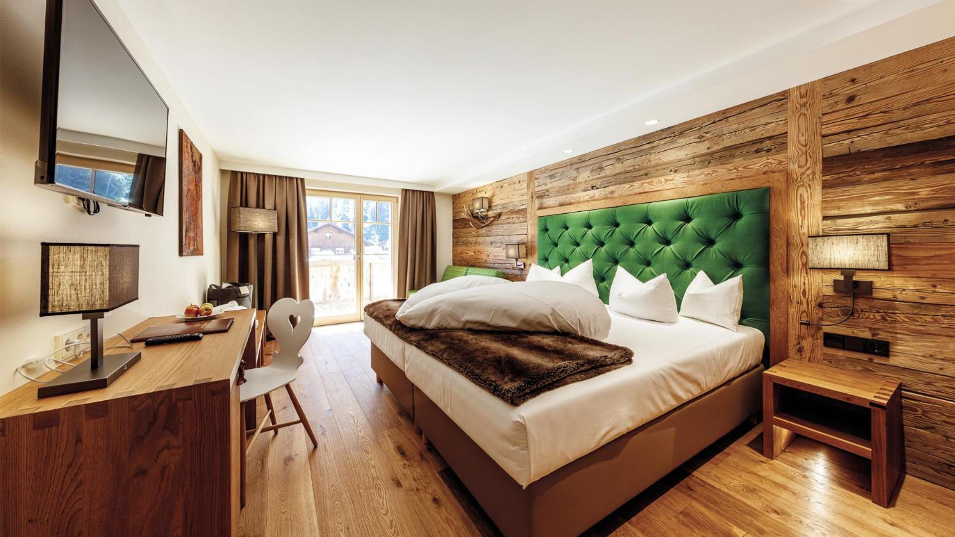 Deluxe Double Room with Balcony - Photo 1