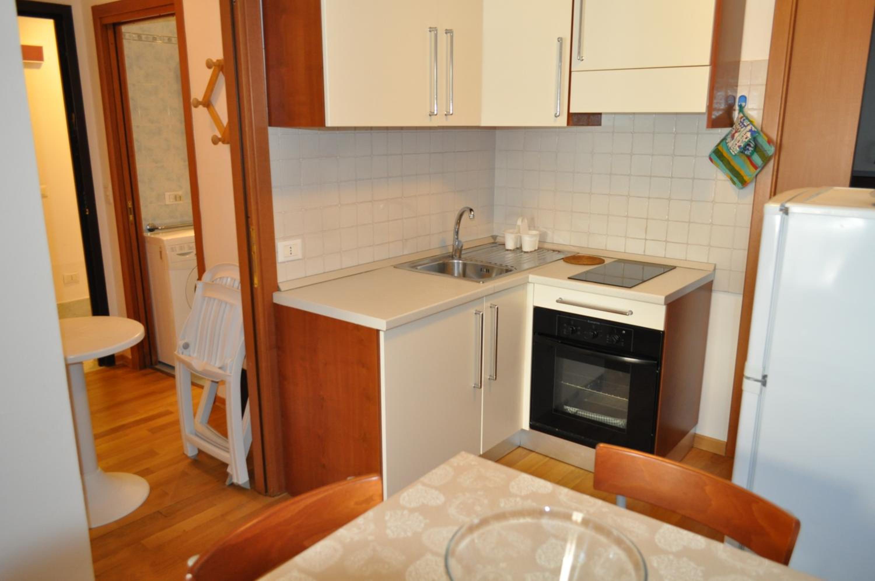 Apartment photo 2