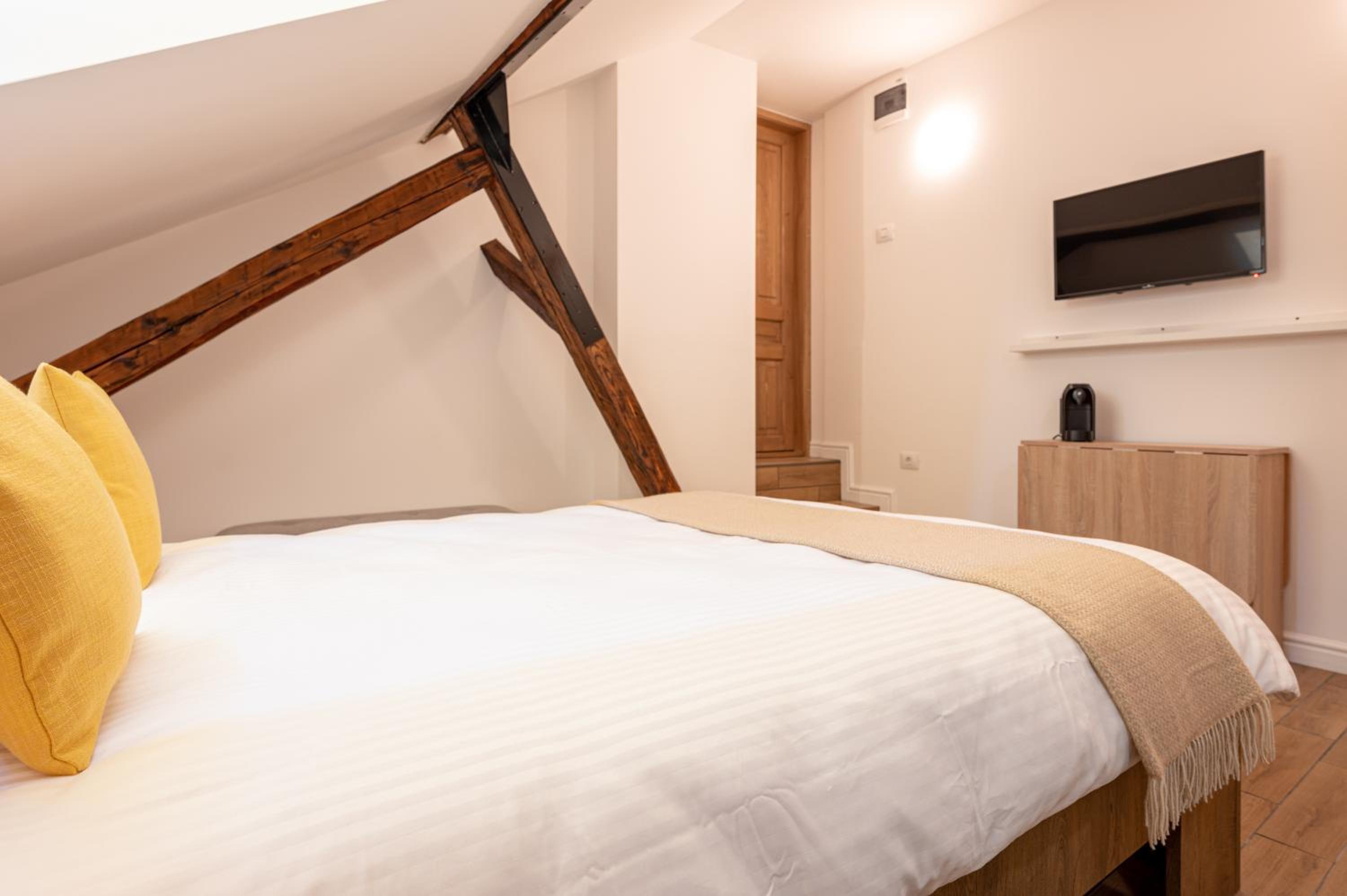 Economy Double Room photo 2