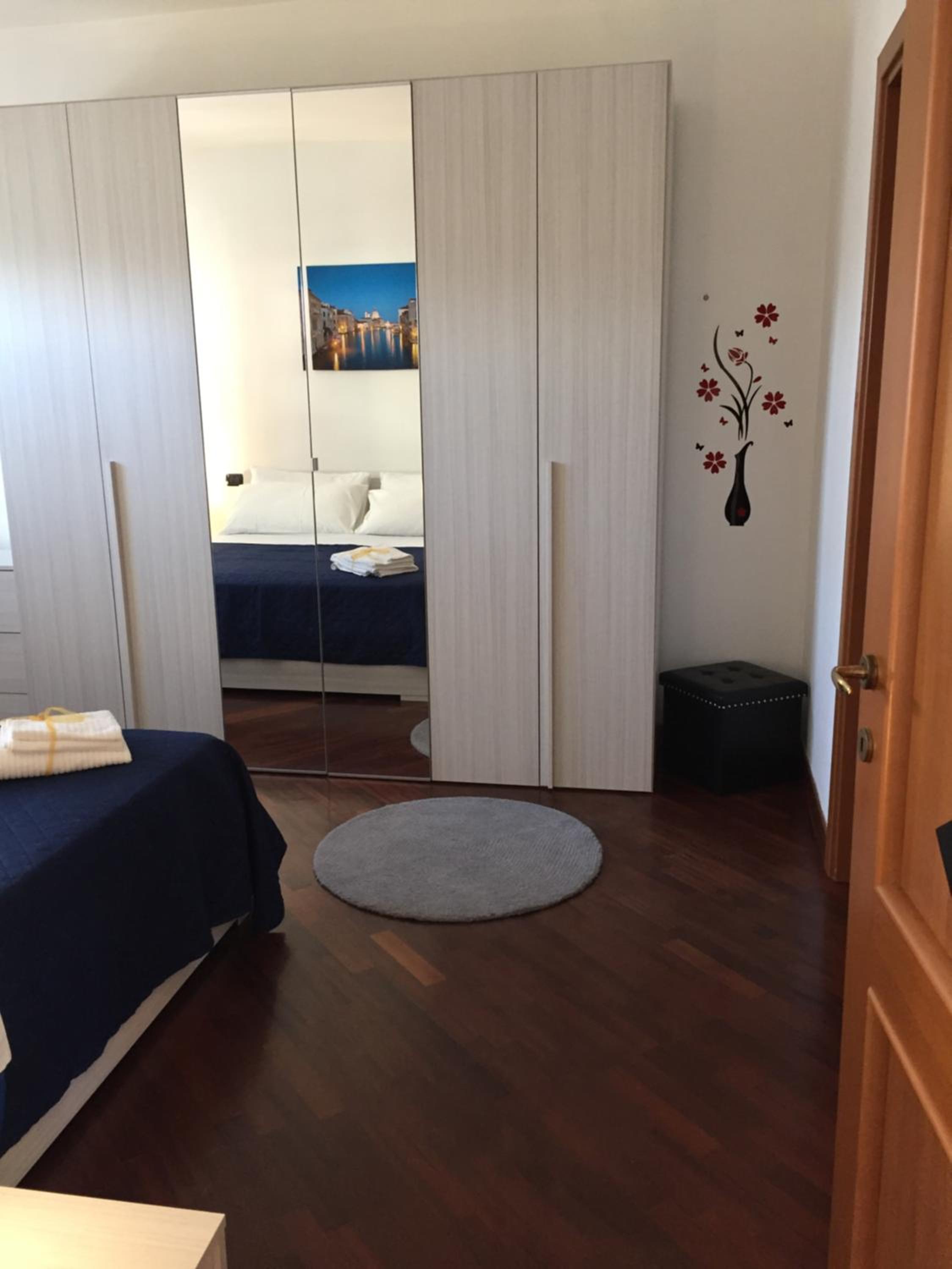 One-Bedroom House - Photo 8