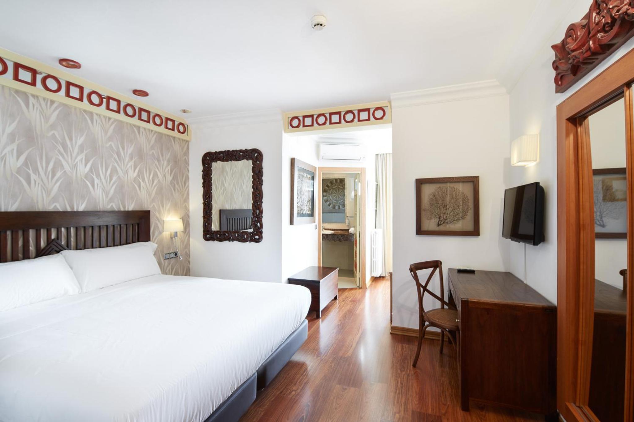 Superior Double Room - Photo 2