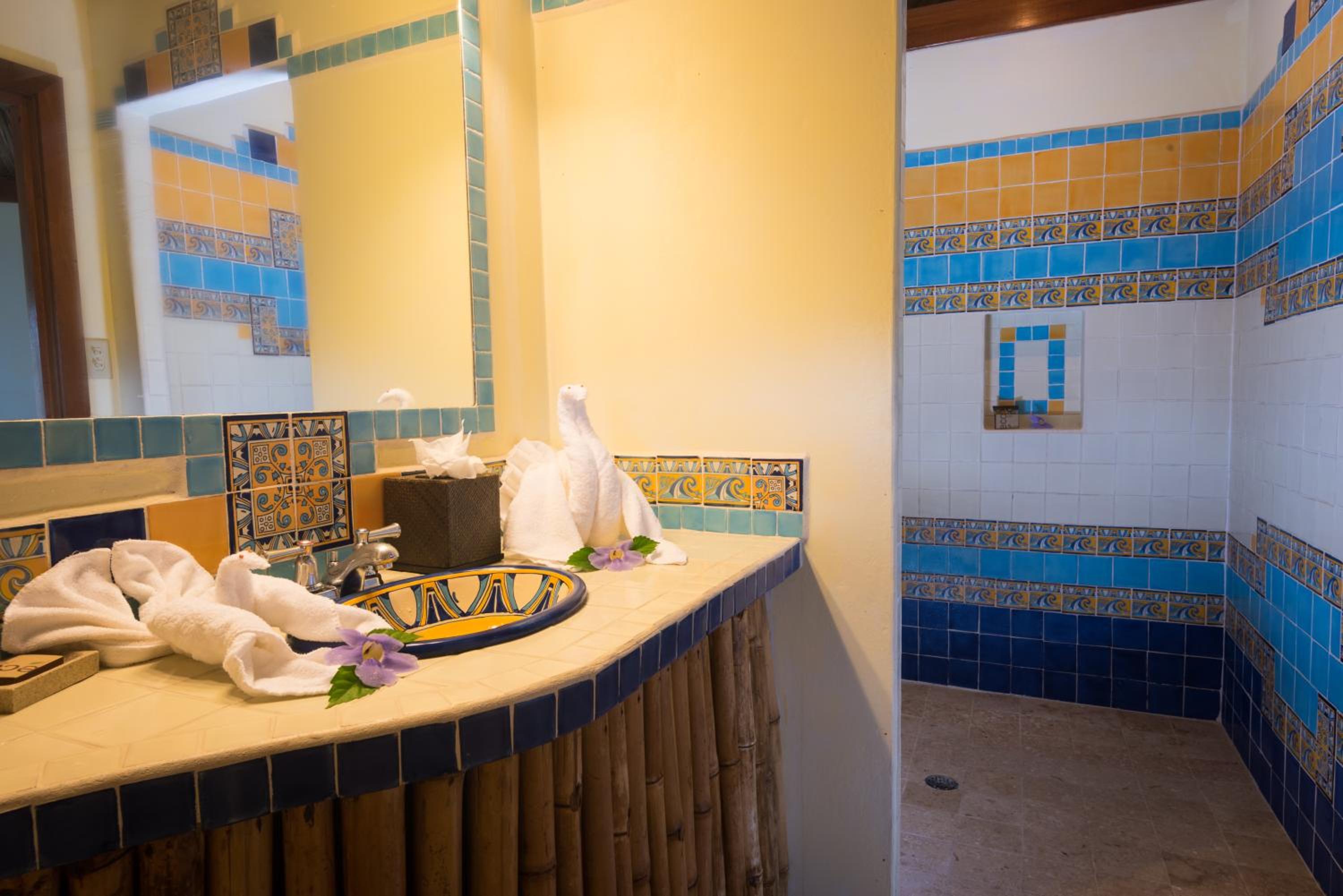 Waterfall View Room with Queen photo 3