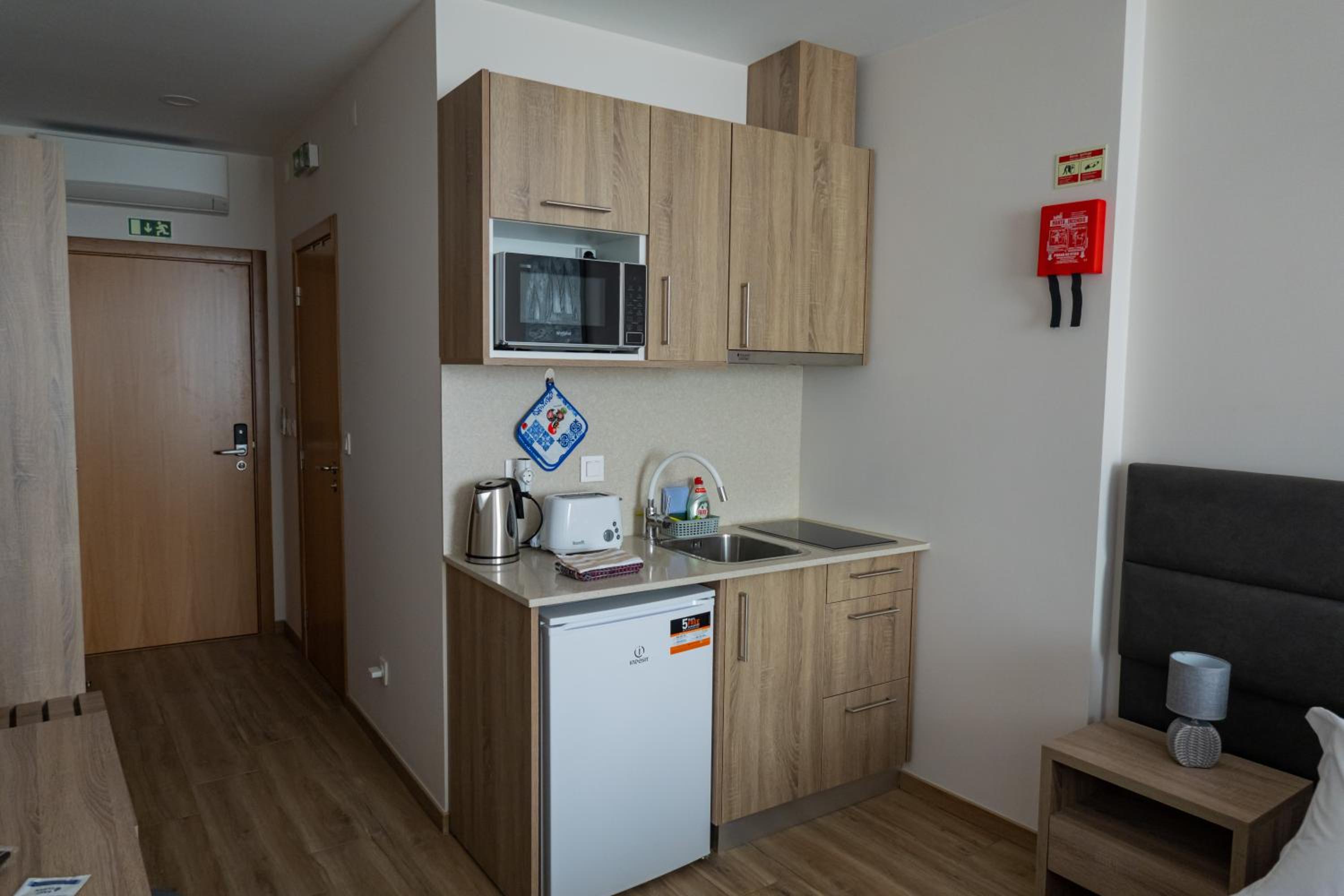 Double or Twin Room with Sea View - Photo 6