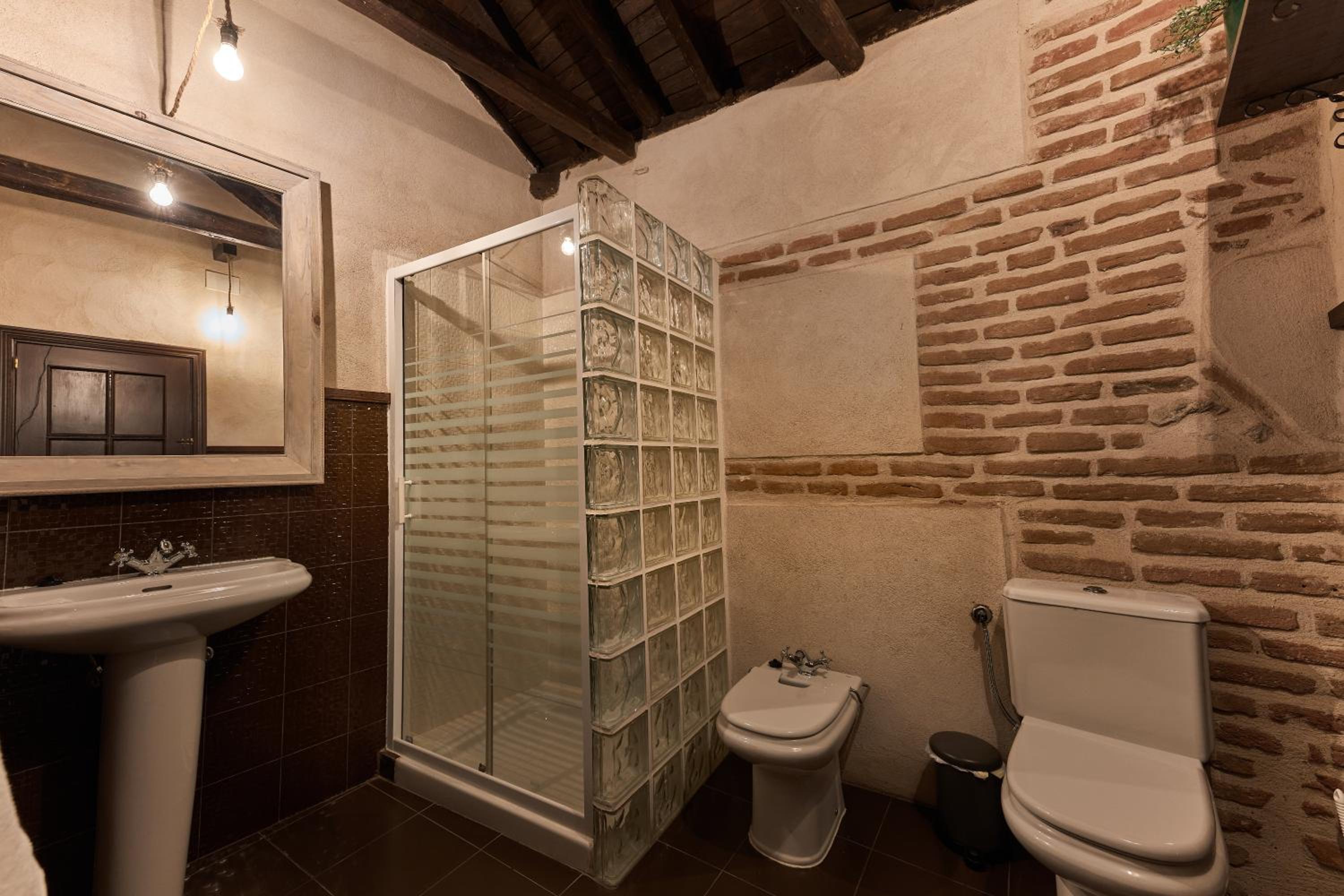 Three-Bedroom House - Photo 6