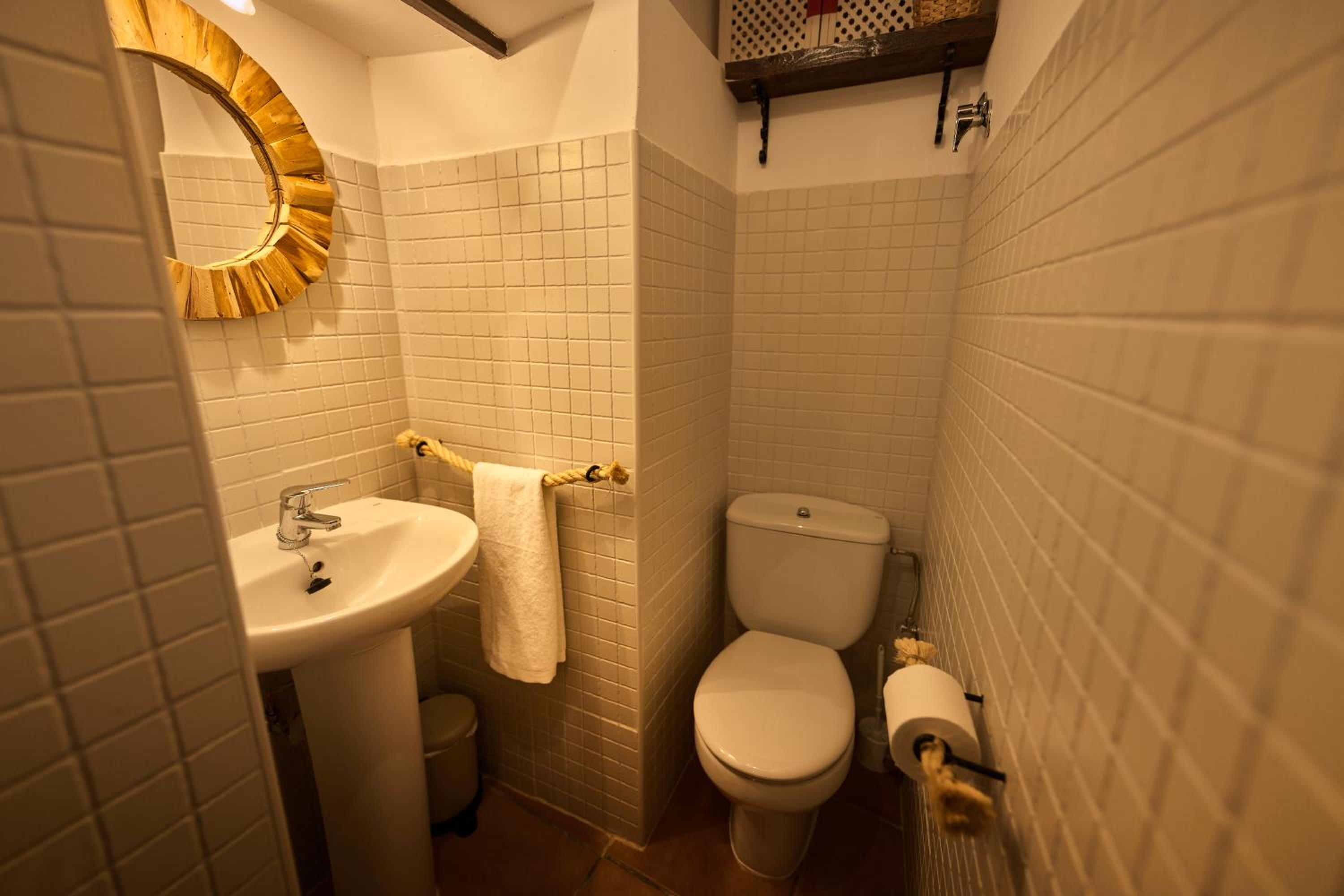 Three-Bedroom House - Photo 4