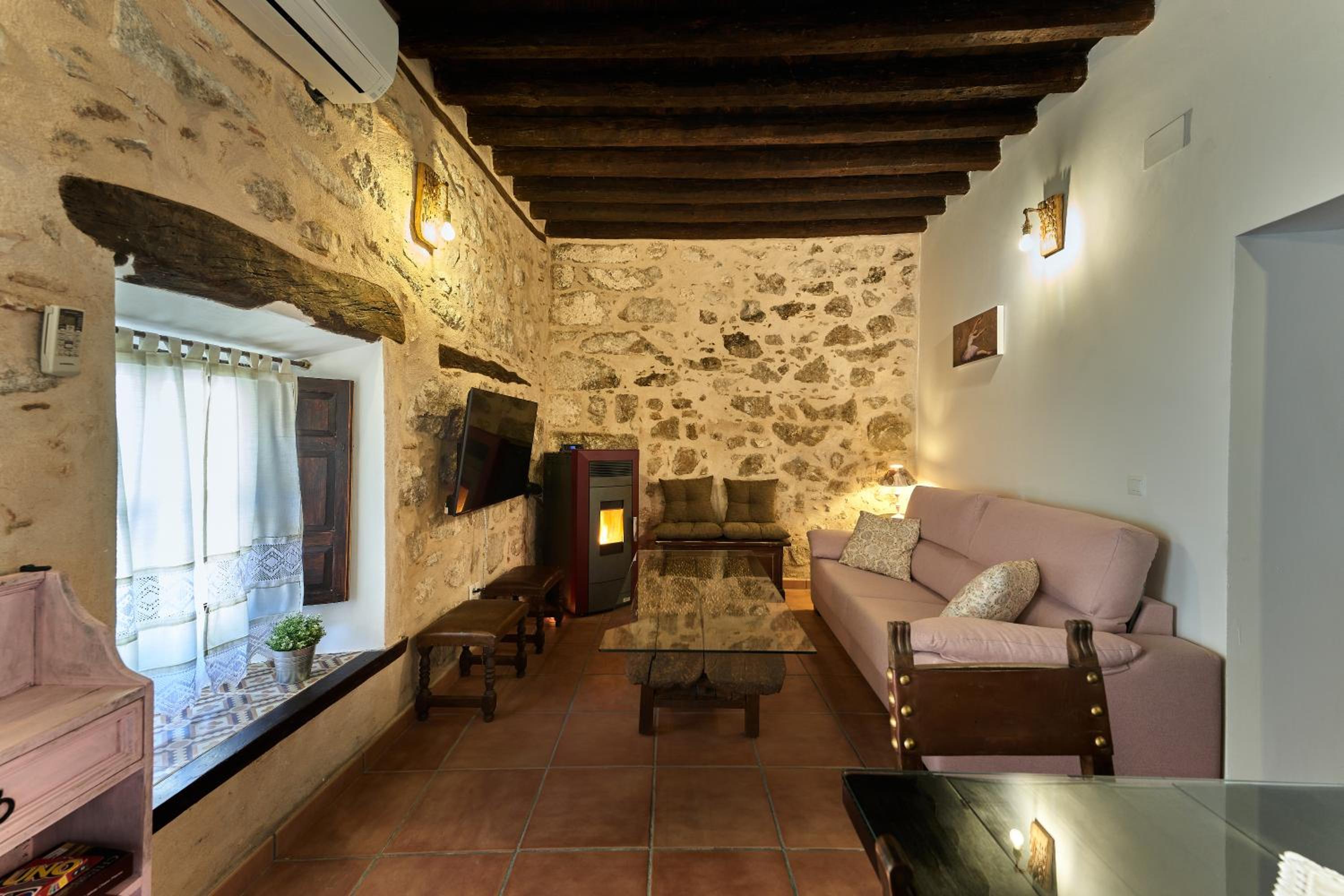 Three-Bedroom House - Photo 7