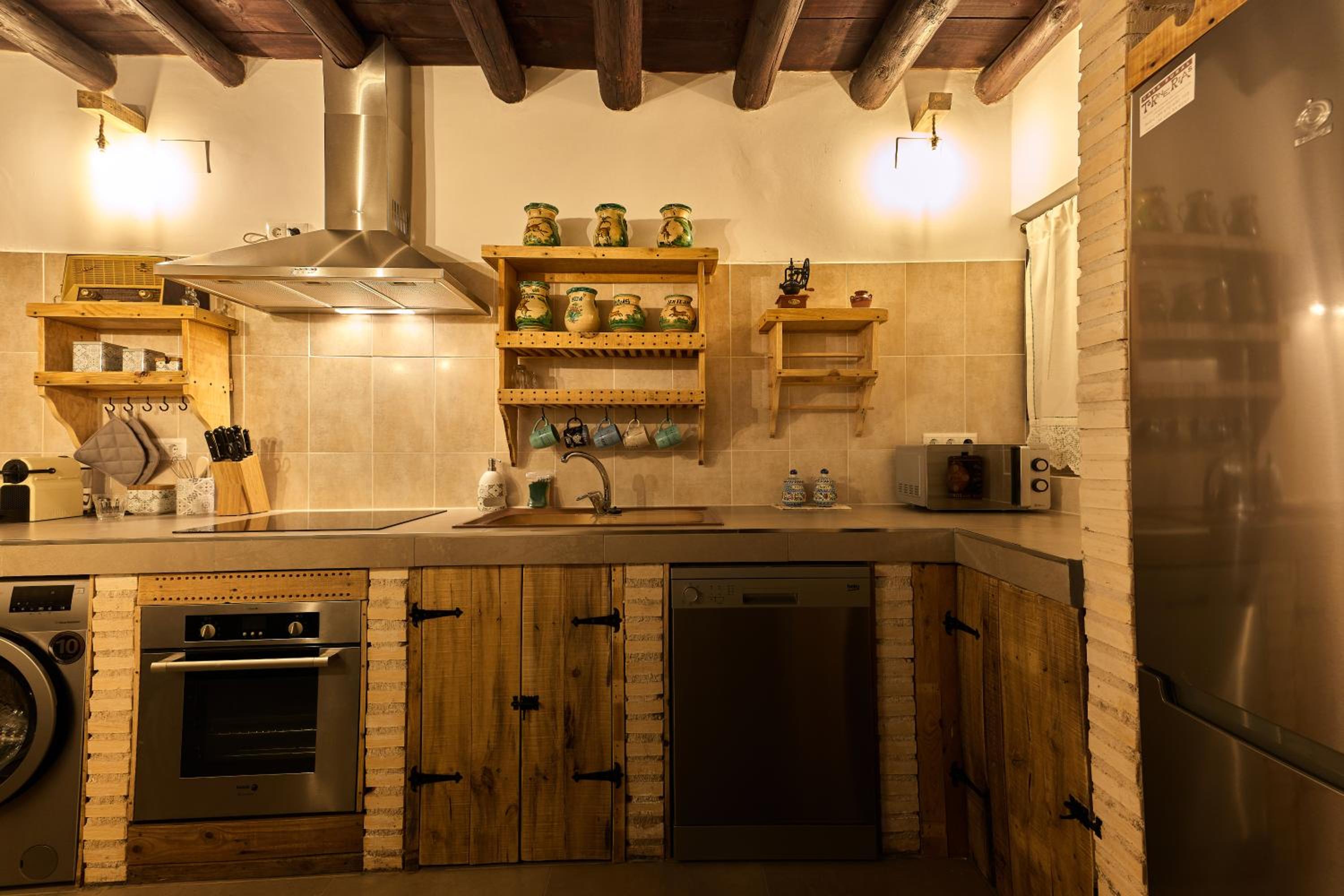 Three-Bedroom House - Photo 15