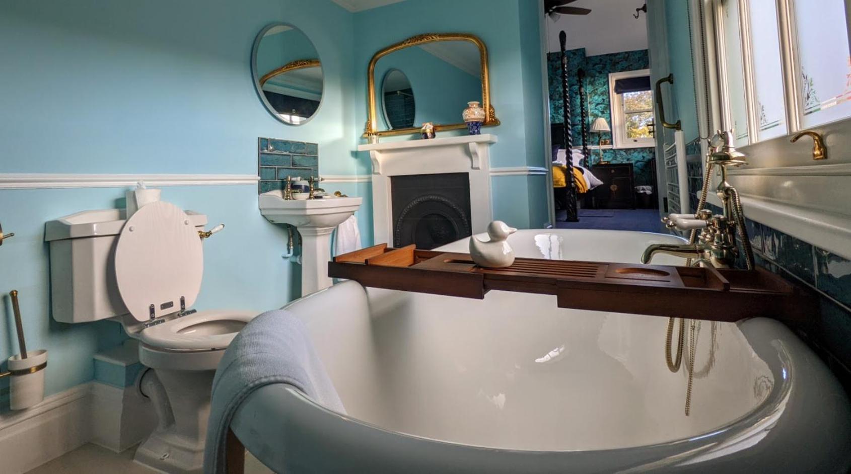 Deluxe King Room photo 3
