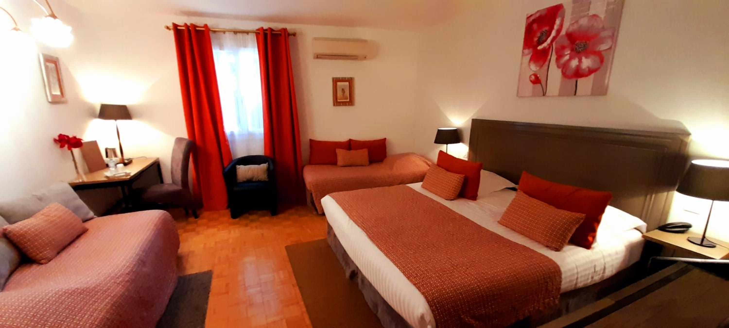 Classic Quadruple Room - Photo 1