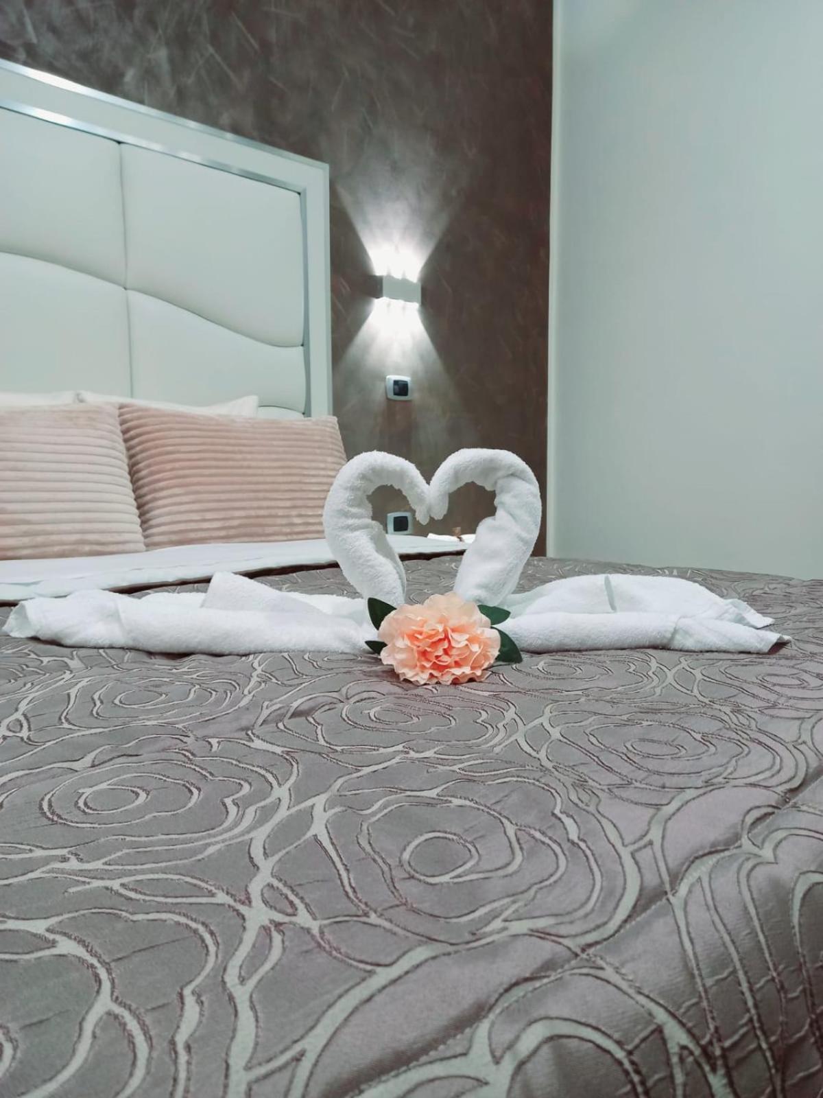 Deluxe Double Room with Balcony - Photo 6