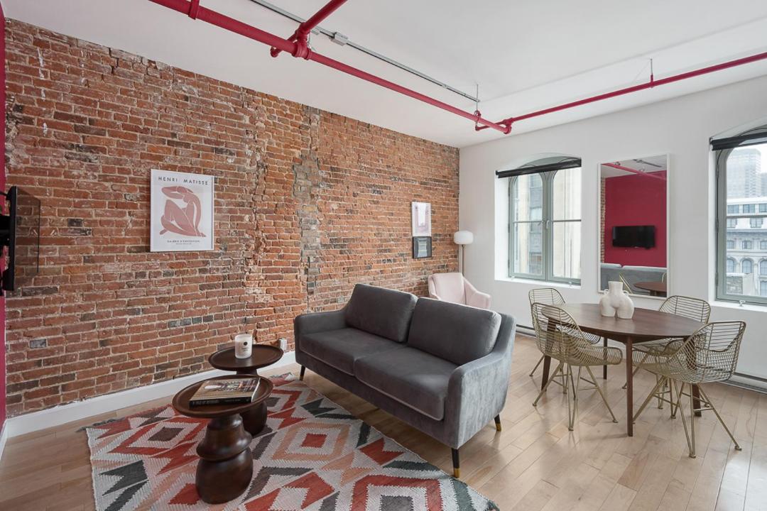 Premium Twin Loft with 2 Beds and Arched Windows