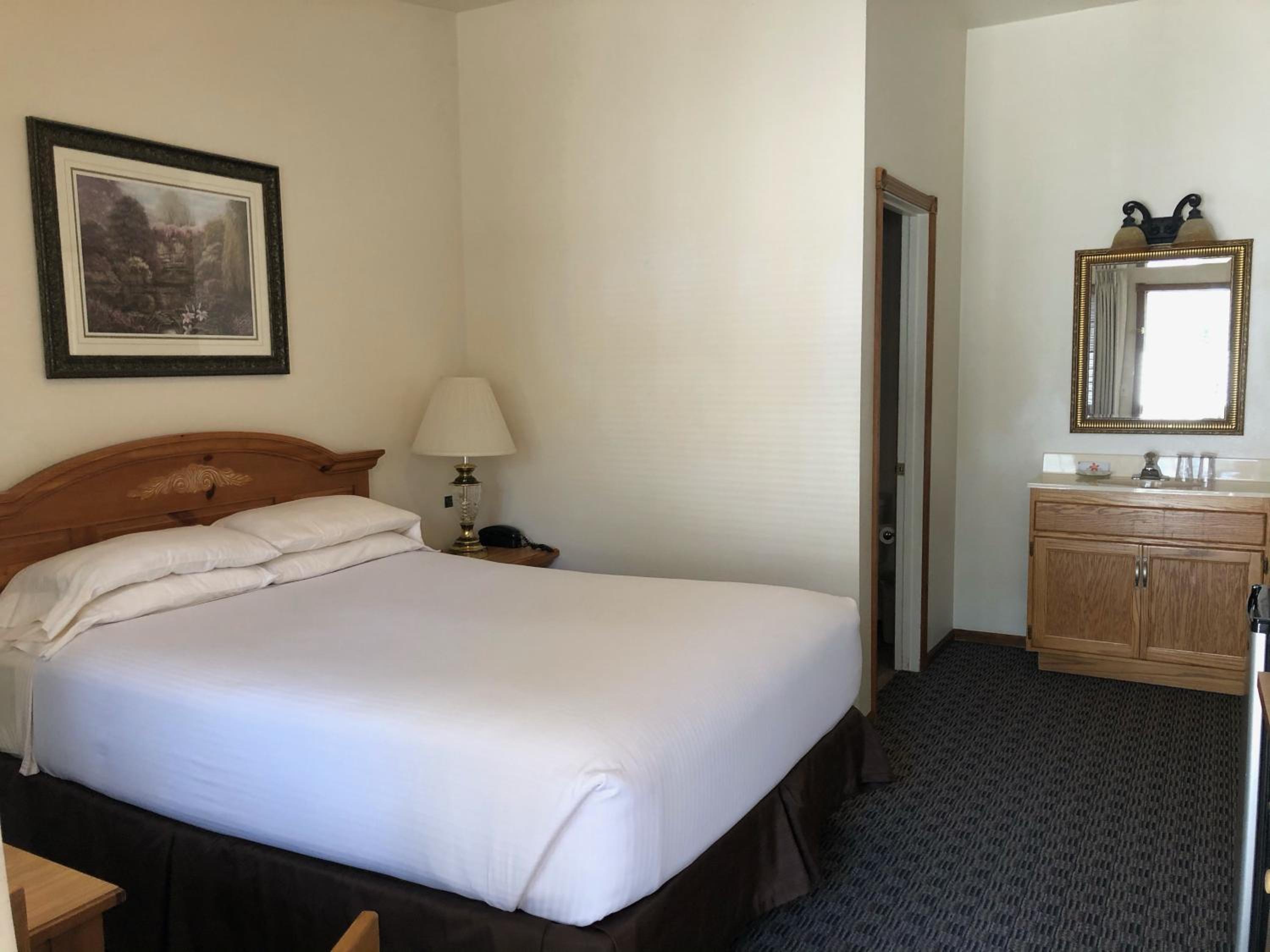 Standard Queen Room photo 3