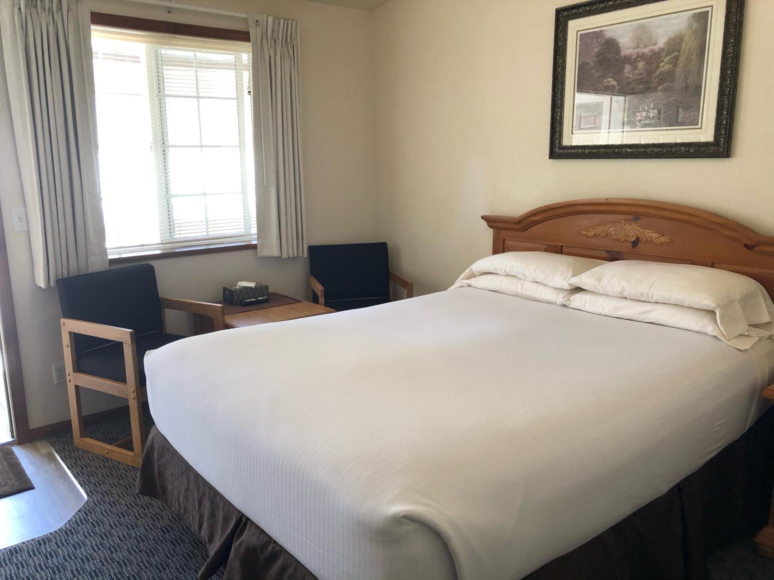 Standard Queen Room photo 2