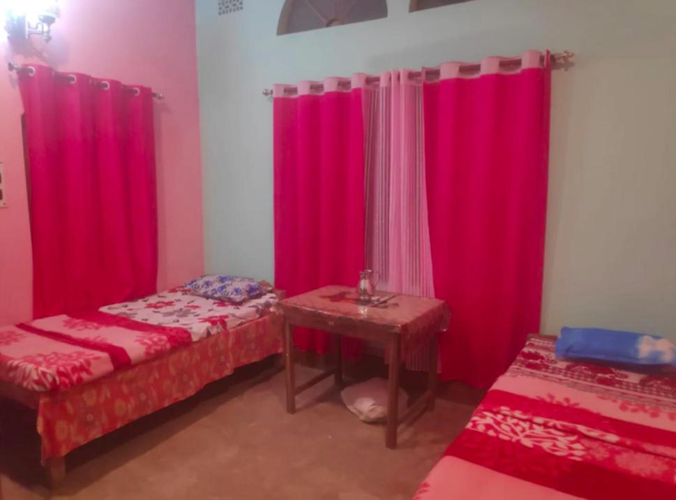 Triple Room With Shared Bathroom photo 2