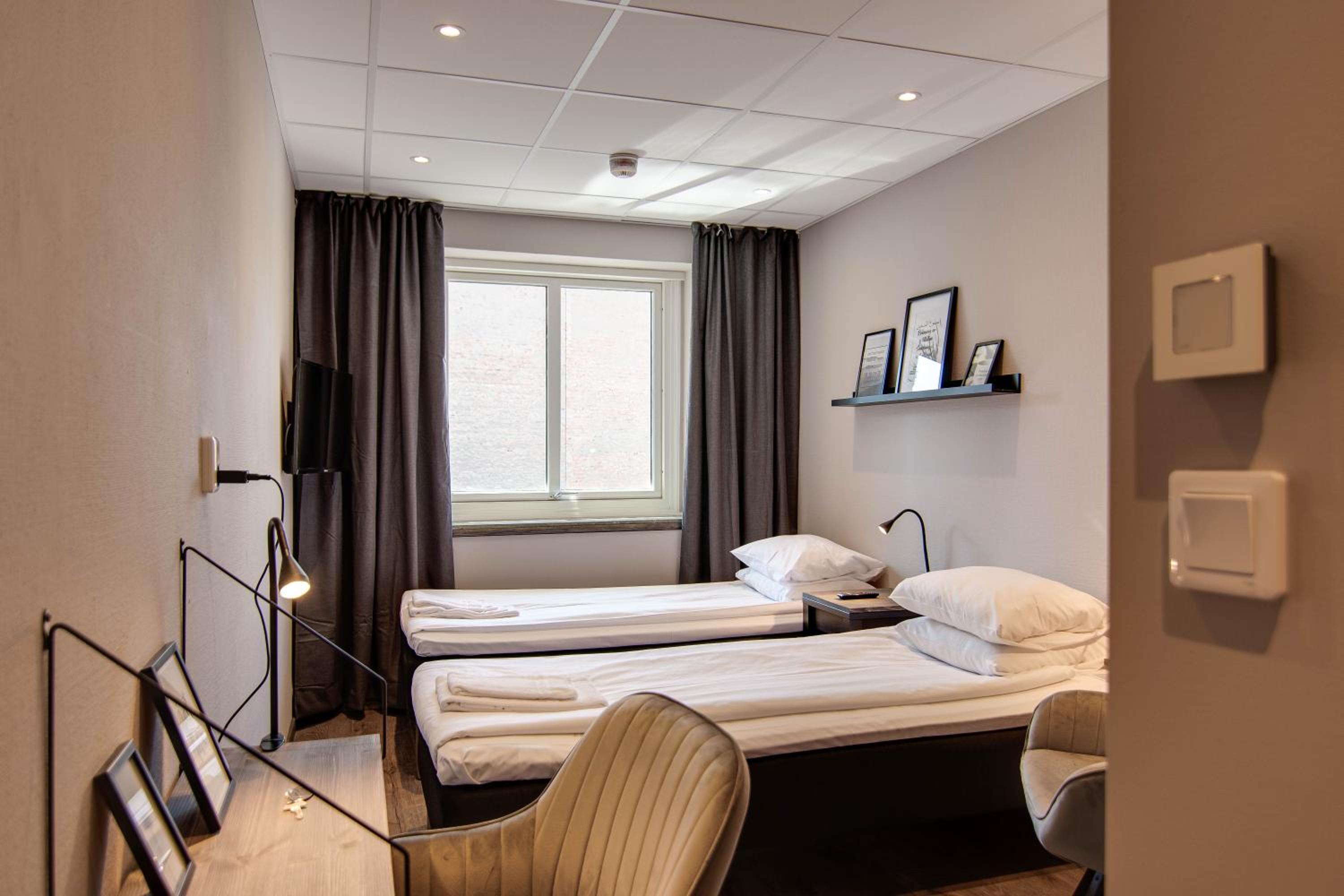 Small Twin Room photo 1