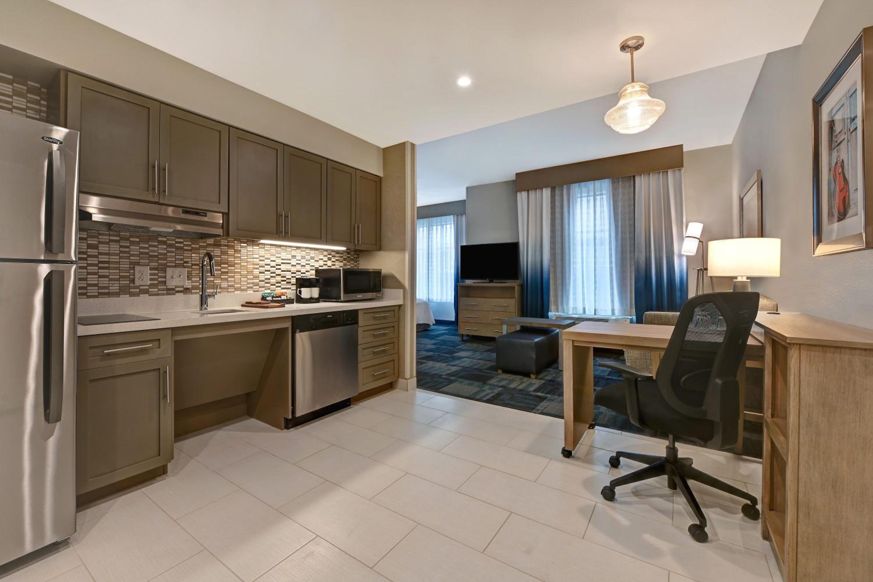 King Studio Suite - Mobility Access/Non-Smoking - Photo 2