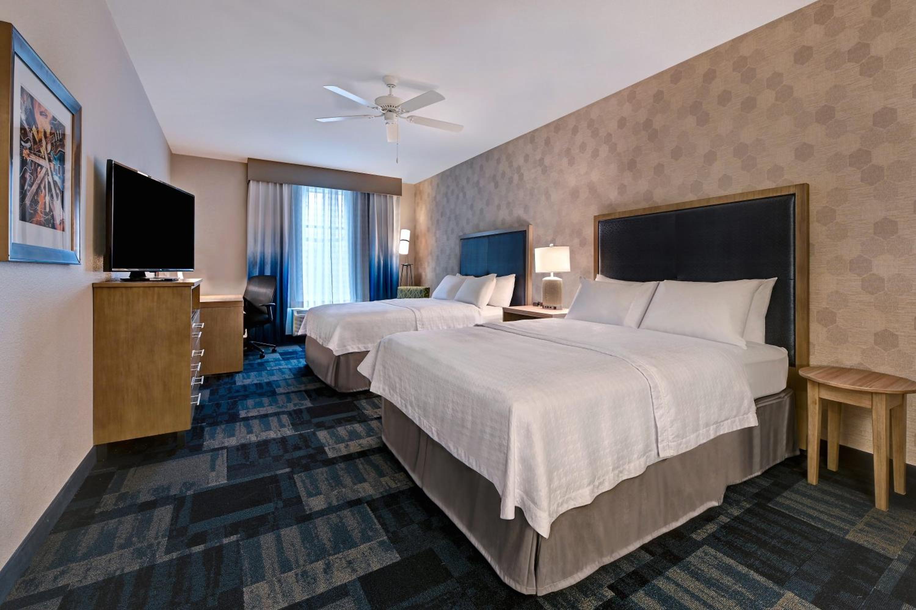 Queen Suite with Two Queen Beds - Hearing Access/Non-Smoking - Photo 1