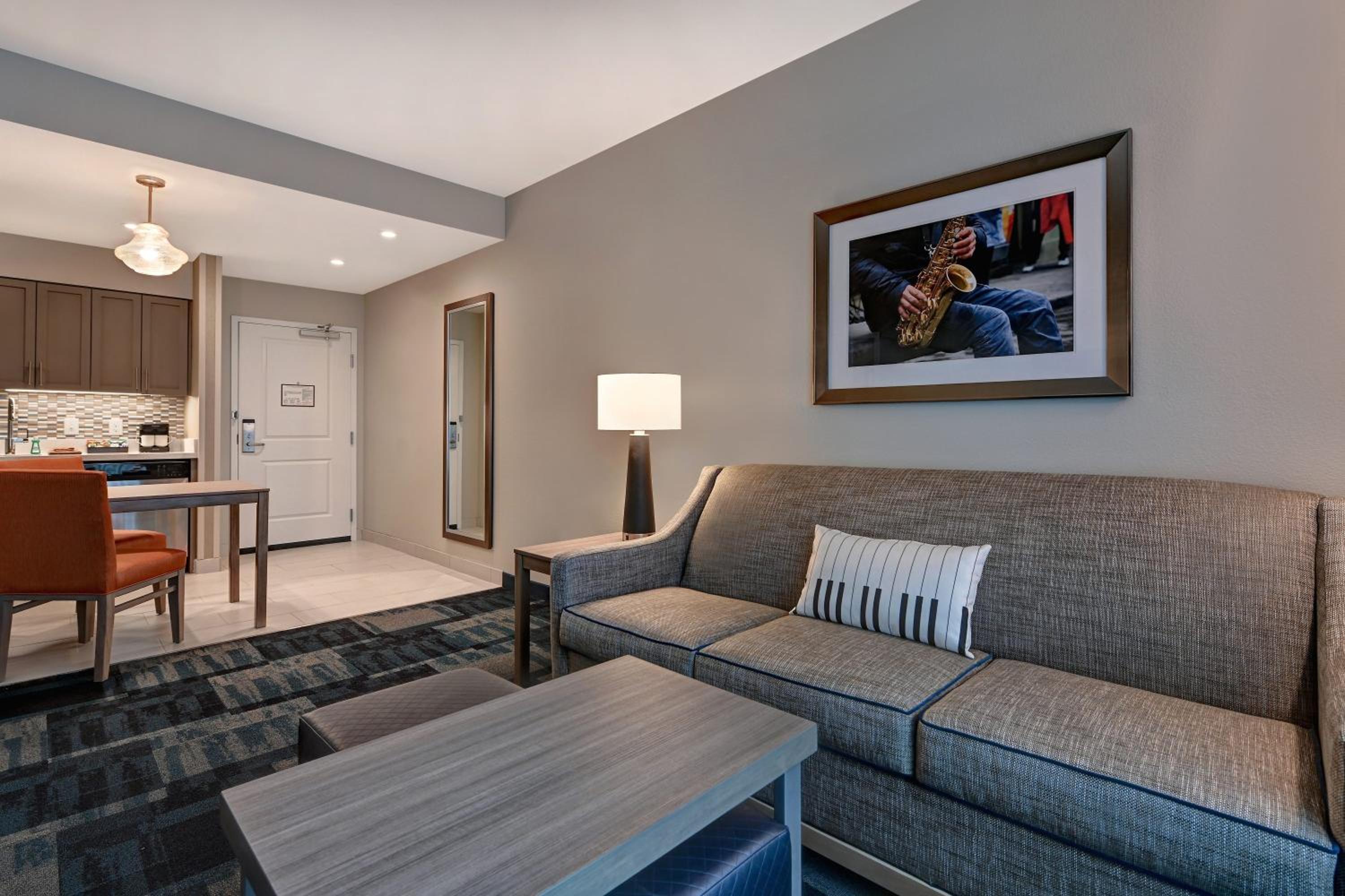 One-Bedroom Queen Suite with Two Queen Beds - Non-Smoking - Photo 1