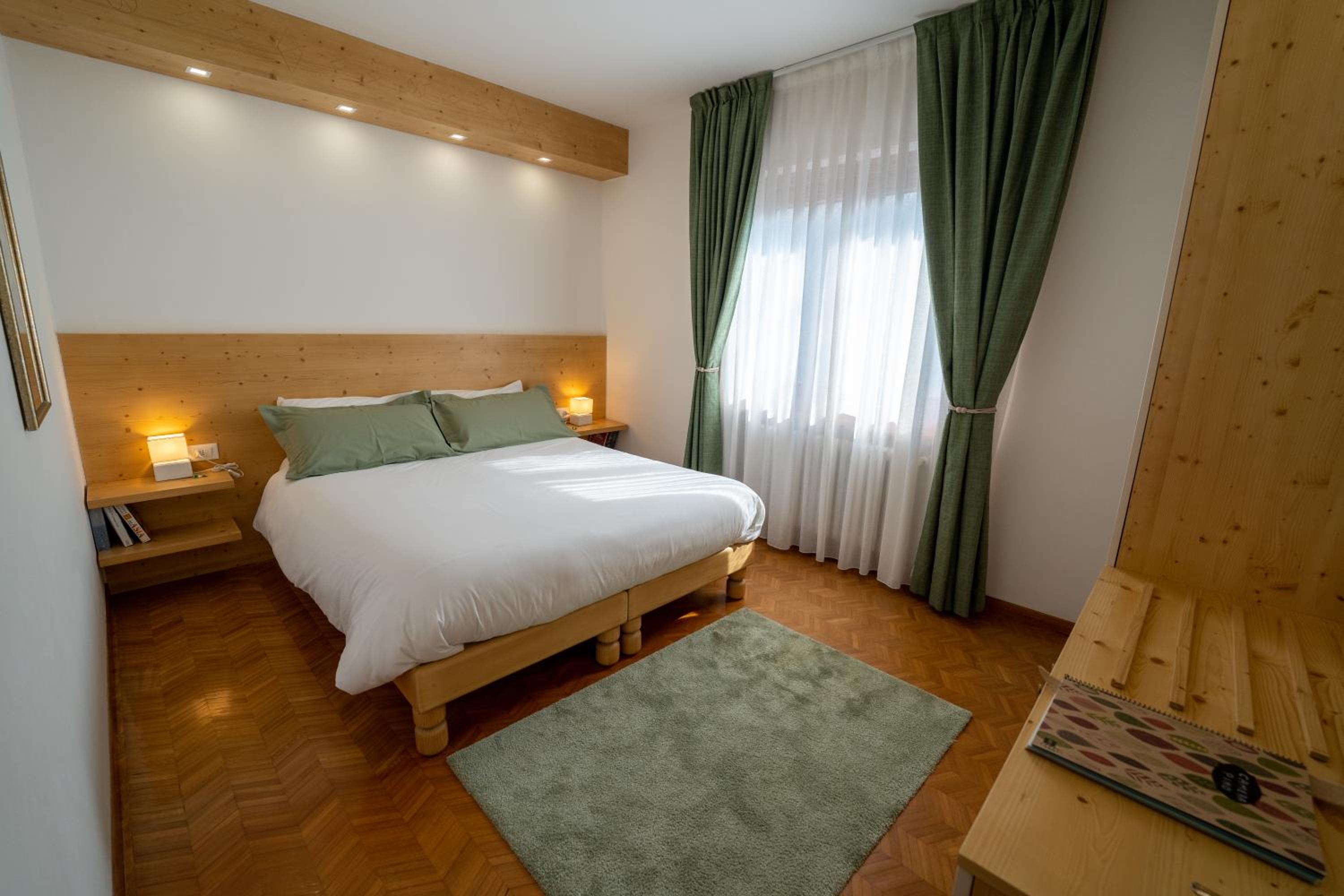 Large Double or Twin Room photo 1