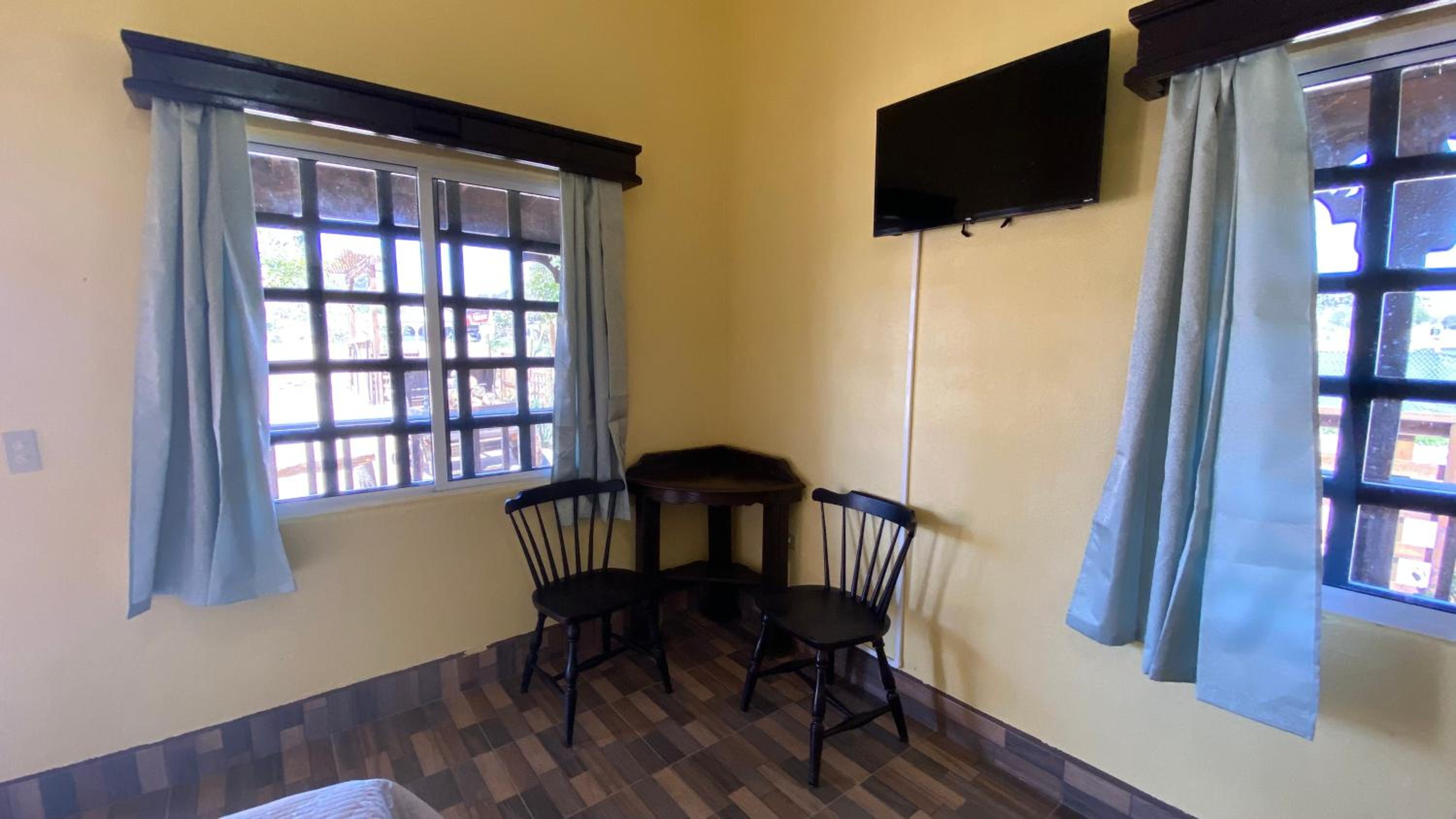 Double Room with Private Bathroom - Photo 14