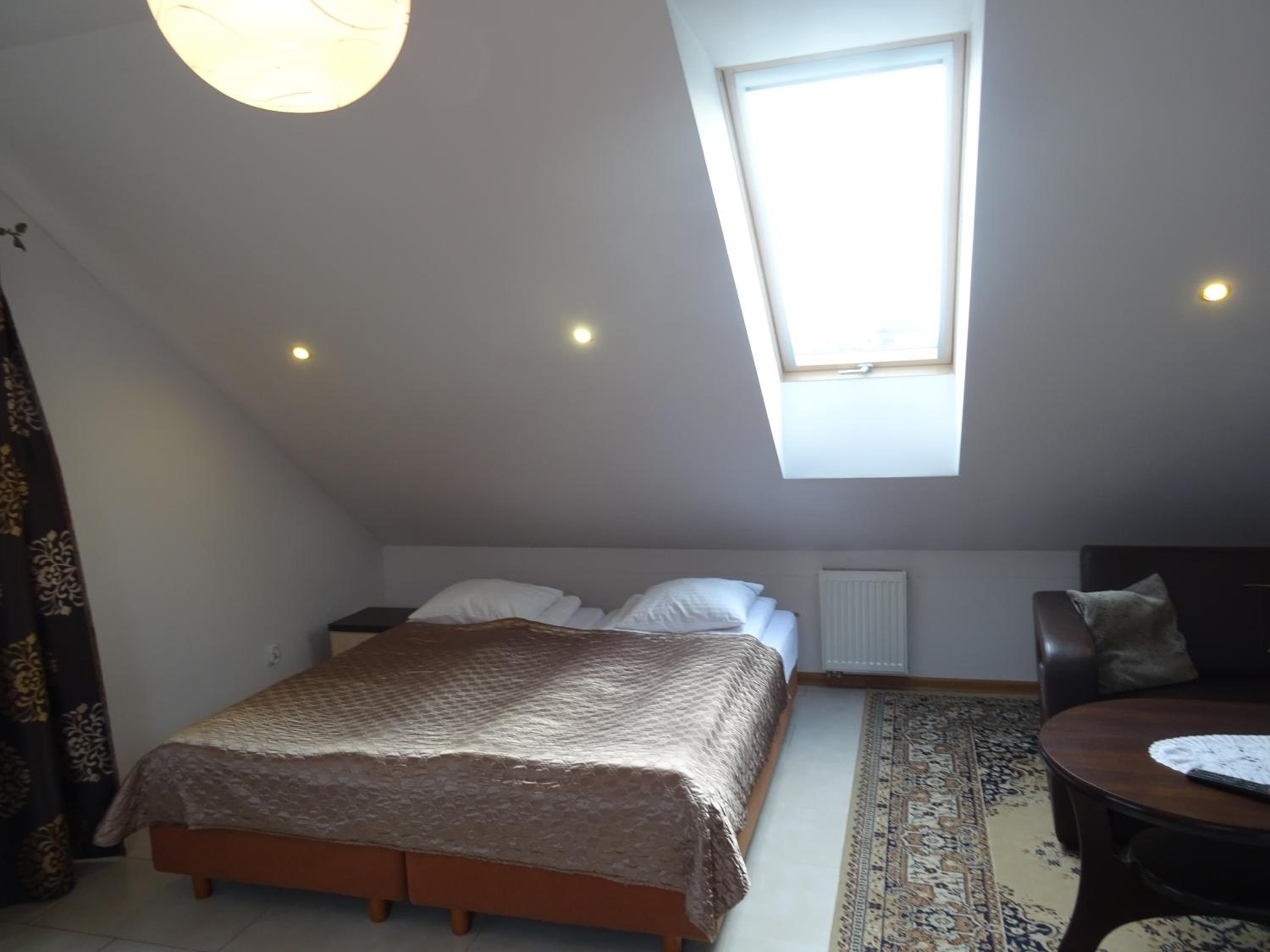 Economy Quadruple Room - Photo 3